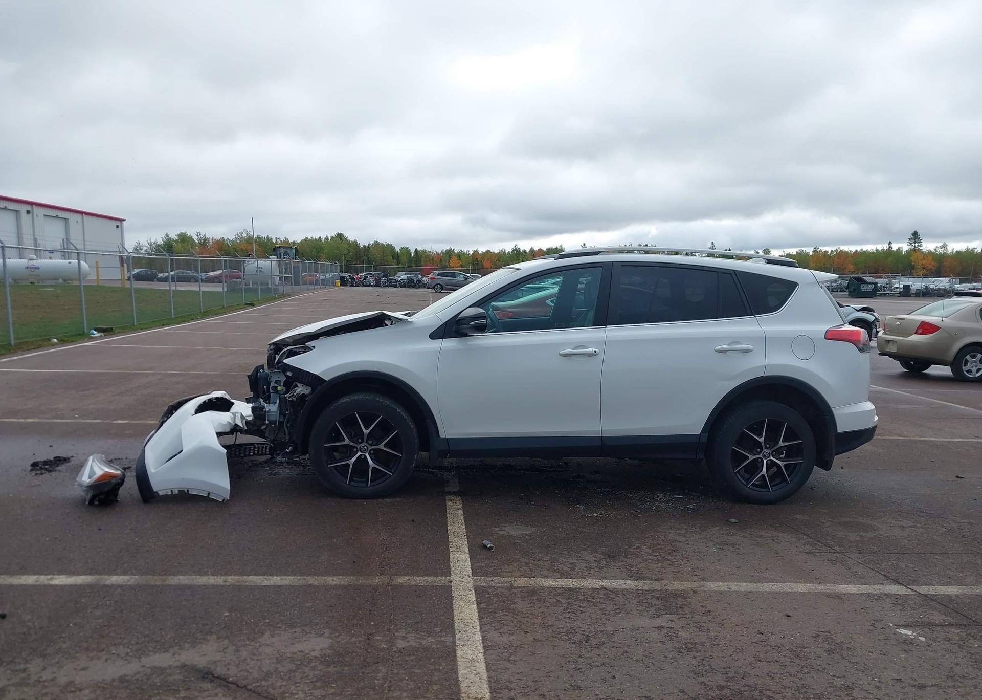 2018 TOYOTA RAV4 SE