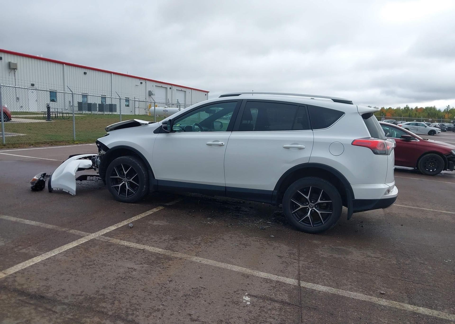 2018 TOYOTA RAV4 SE