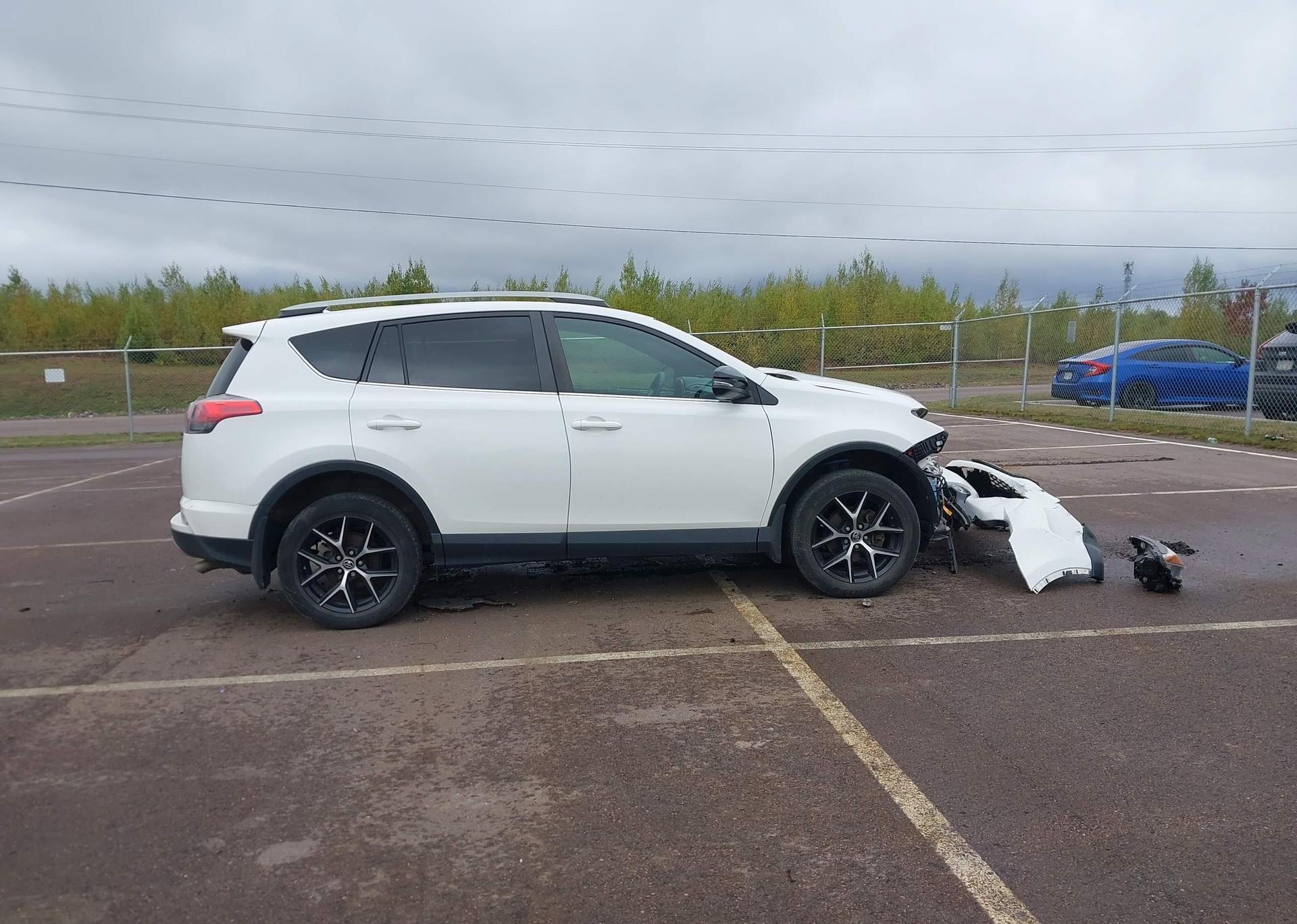 2018 TOYOTA RAV4 SE