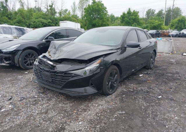 2022 HYUNDAI ELANTRA PREFERRED IVT WITH SUN AND TECH PACKAGE