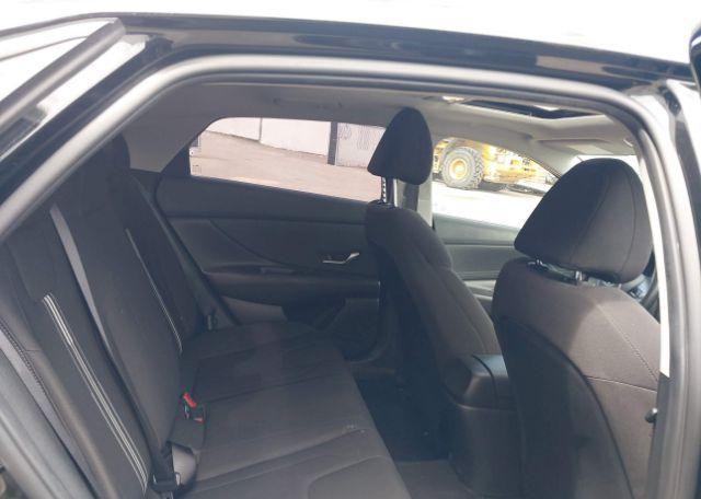 2022 HYUNDAI ELANTRA PREFERRED IVT WITH SUN AND TECH PACKAGE