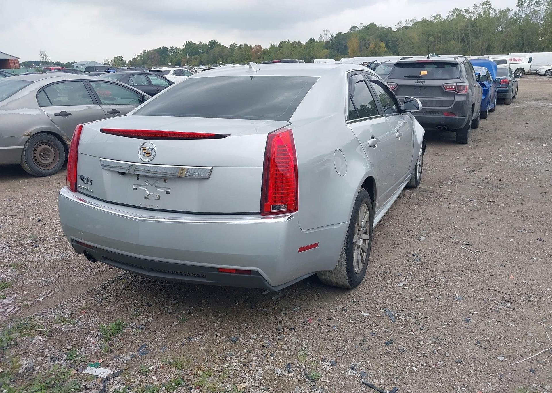 2011 CADILLAC CTS LUXURY