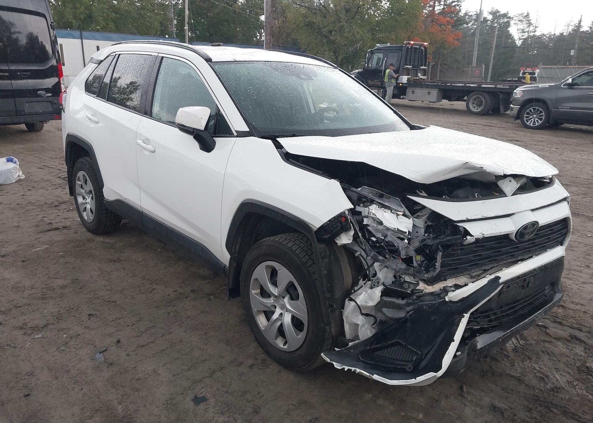 2020 TOYOTA RAV4 LE