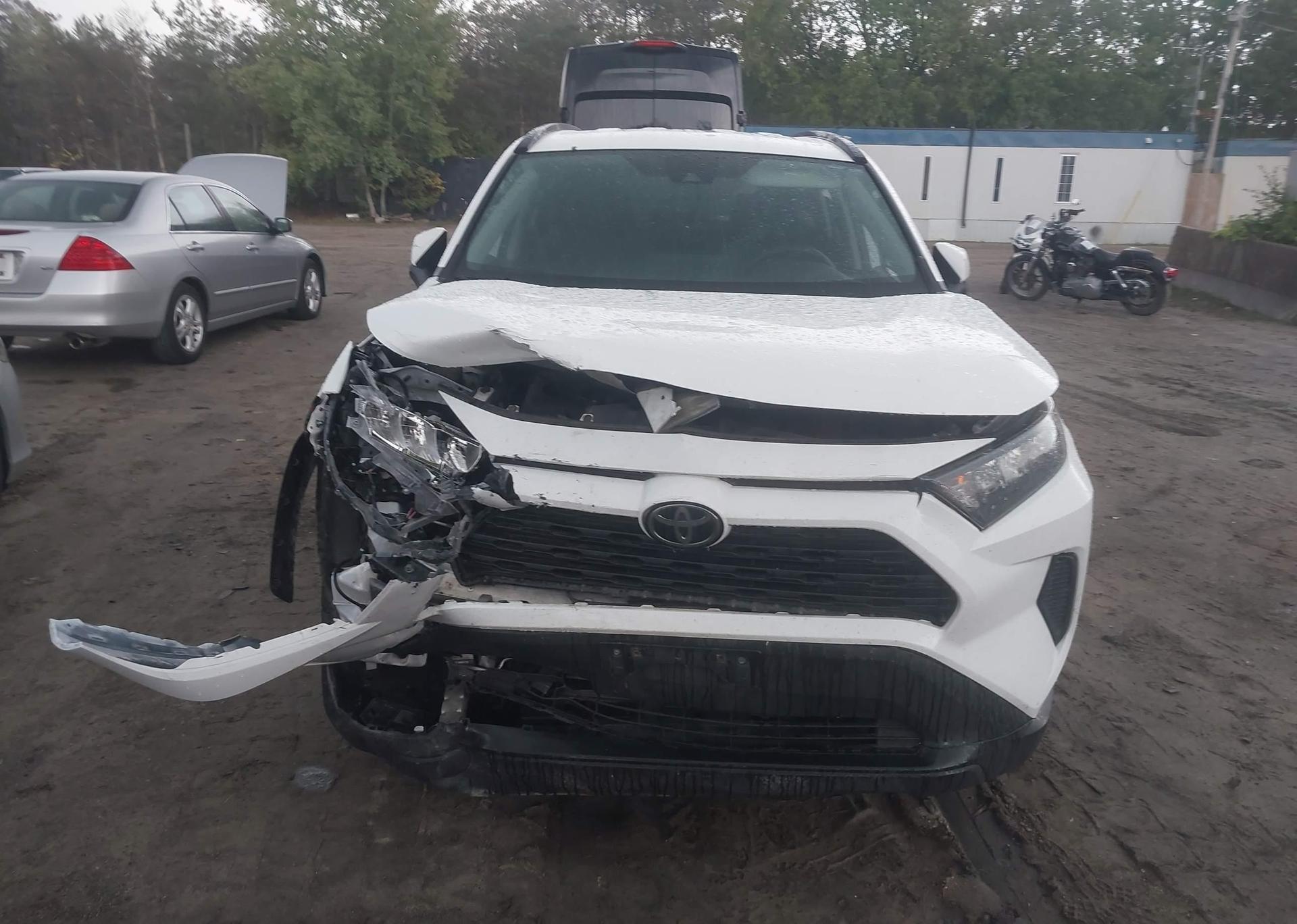 2020 TOYOTA RAV4 LE