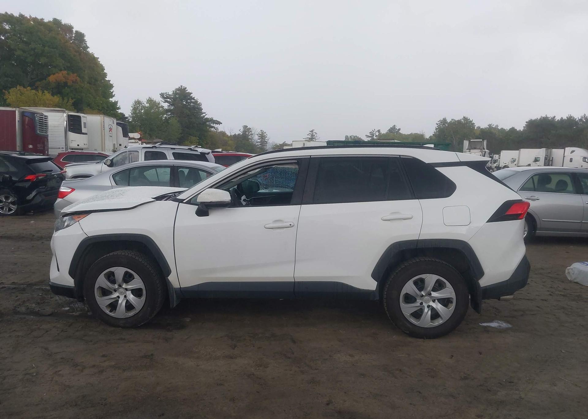 2020 TOYOTA RAV4 LE