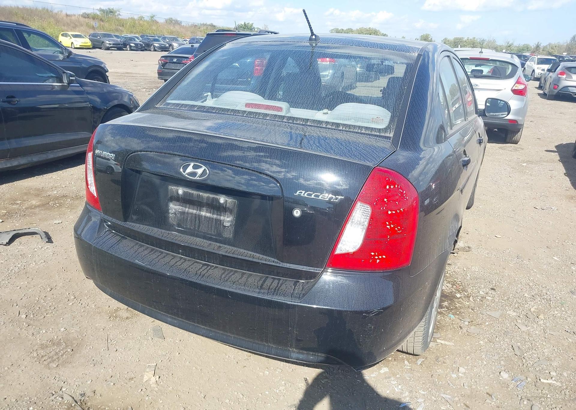 2010 HYUNDAI ACCENT GL
