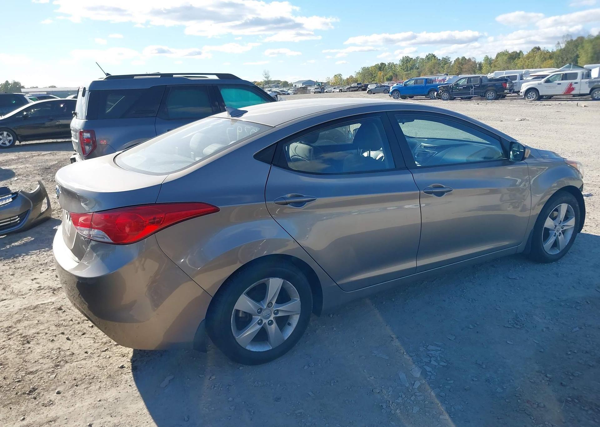 2013 HYUNDAI ELANTRA GLS