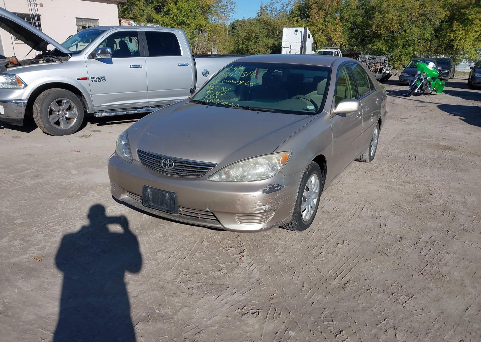 2005 TOYOTA CAMRY LE