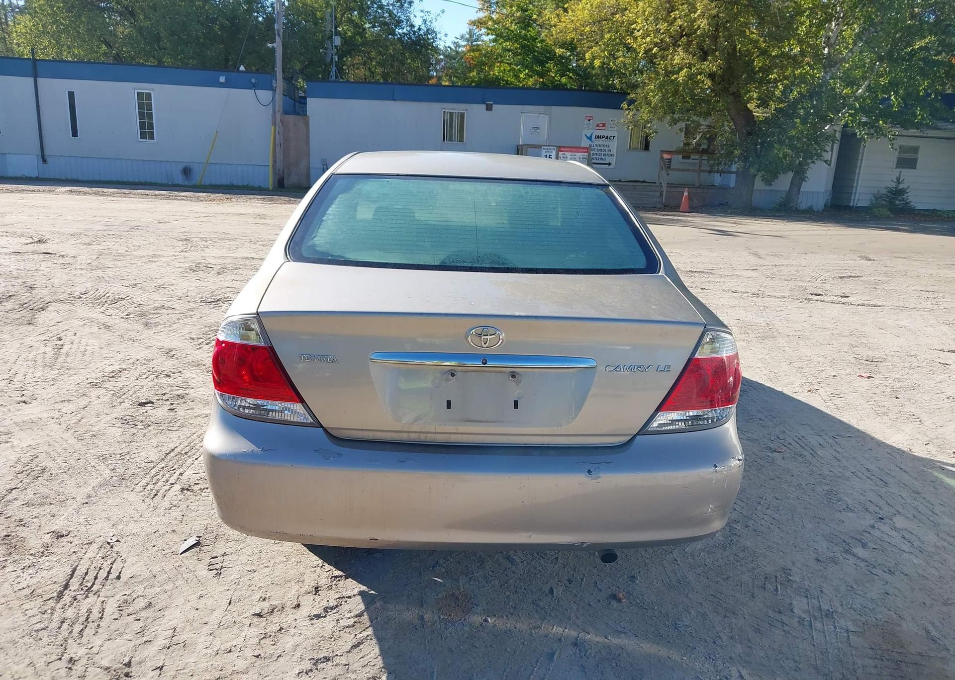2005 TOYOTA CAMRY LE