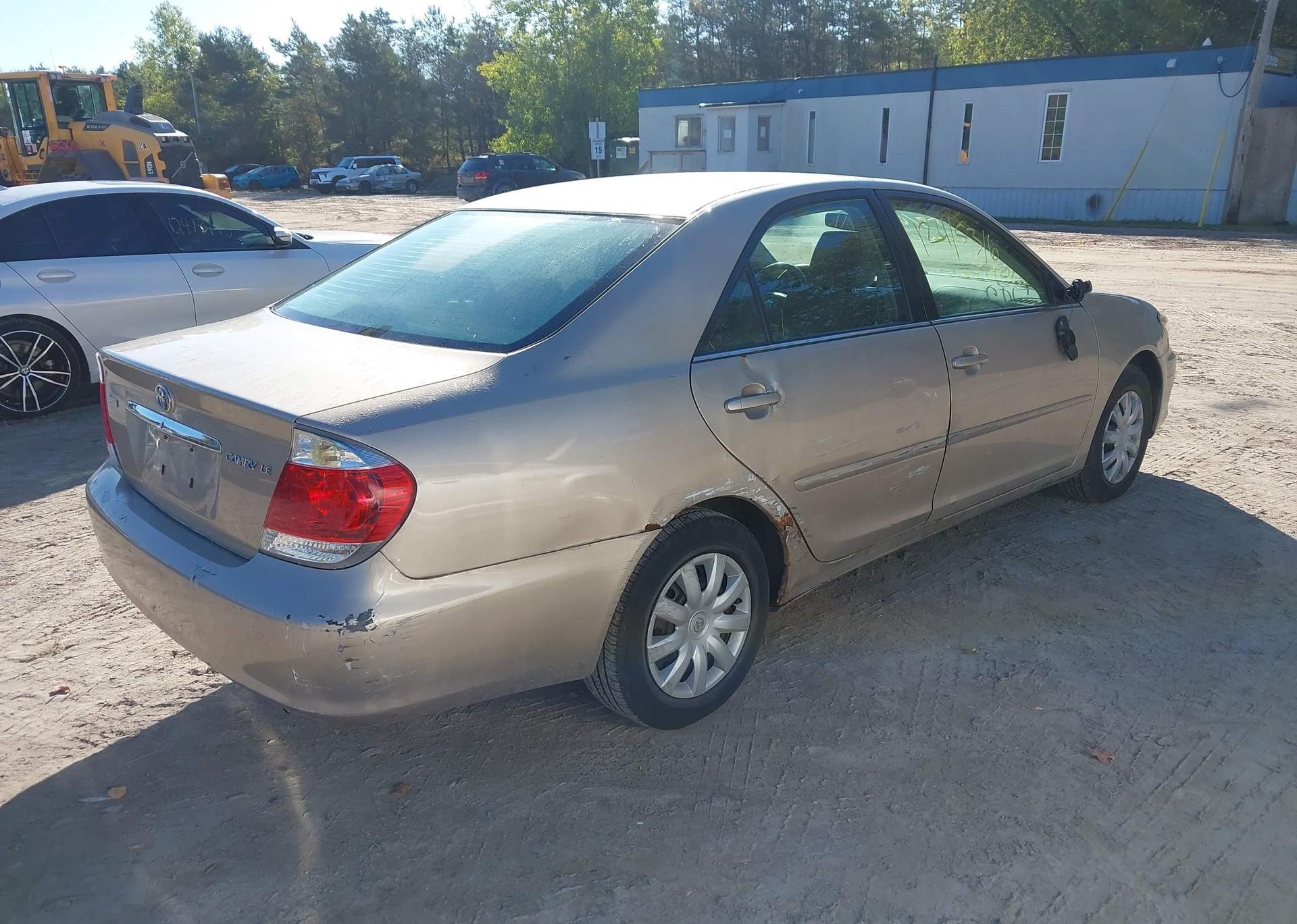 2005 TOYOTA CAMRY LE