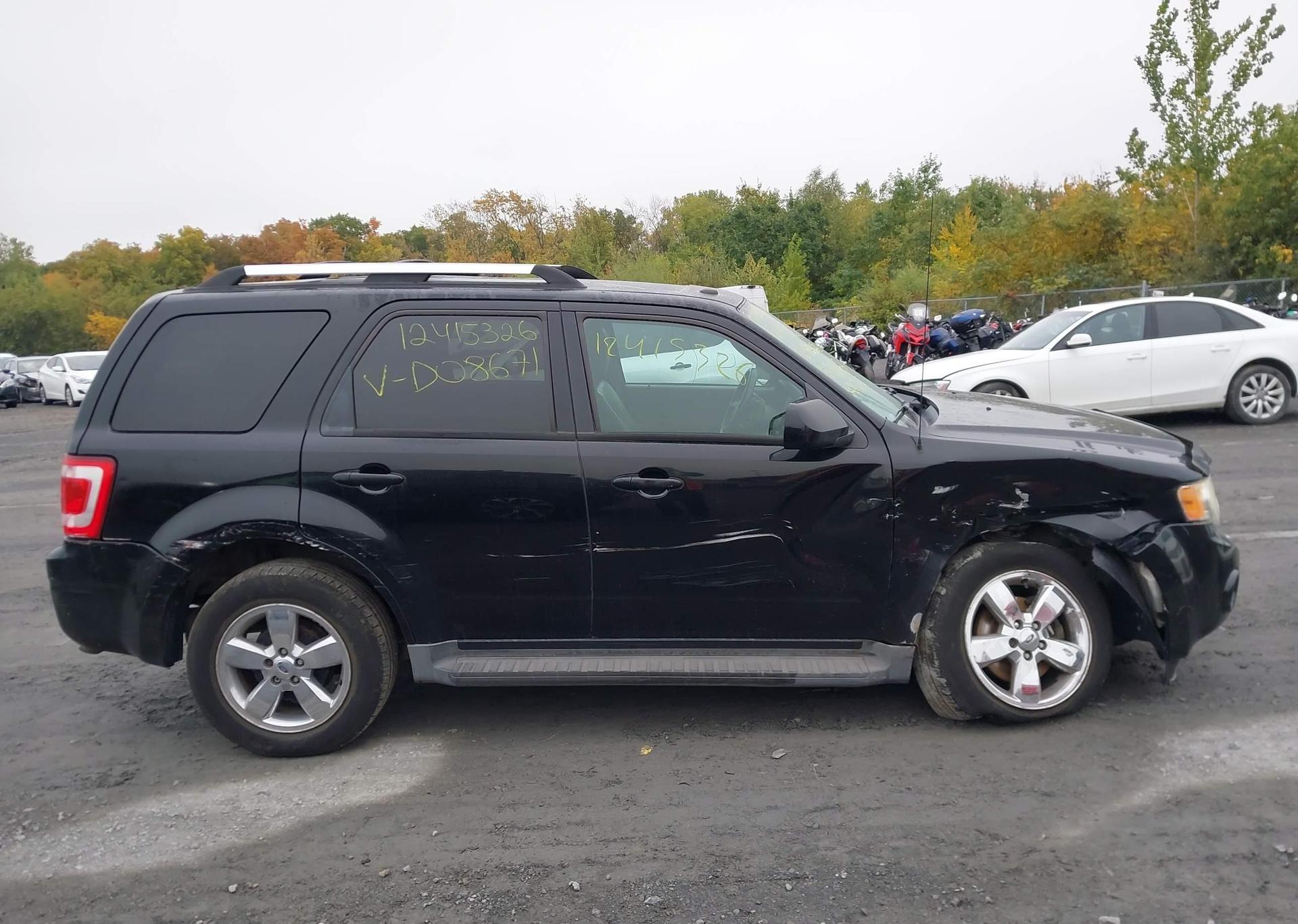 2010 FORD ESCAPE LIMITED