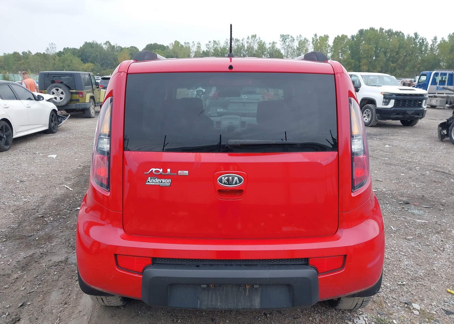 2011 KIA SOUL +