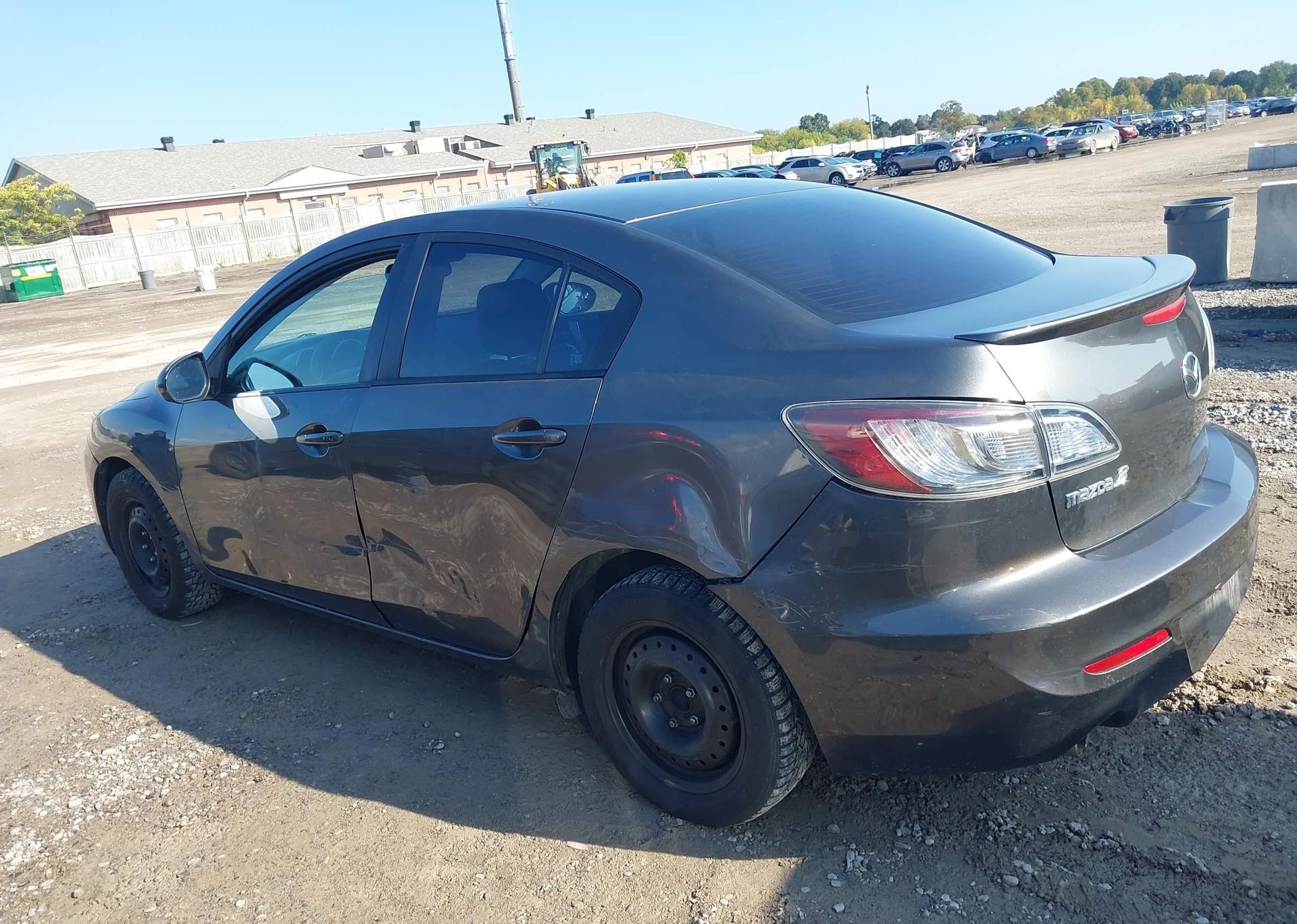 2013 MAZDA MAZDA3 GS-SKY
