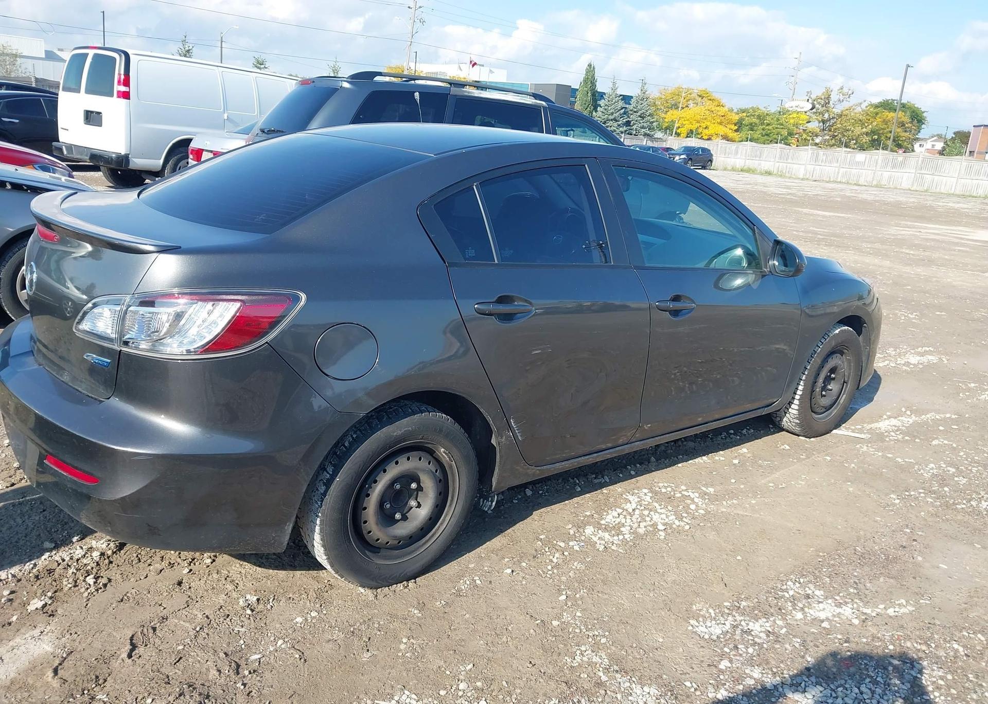 2013 MAZDA MAZDA3 GS-SKY