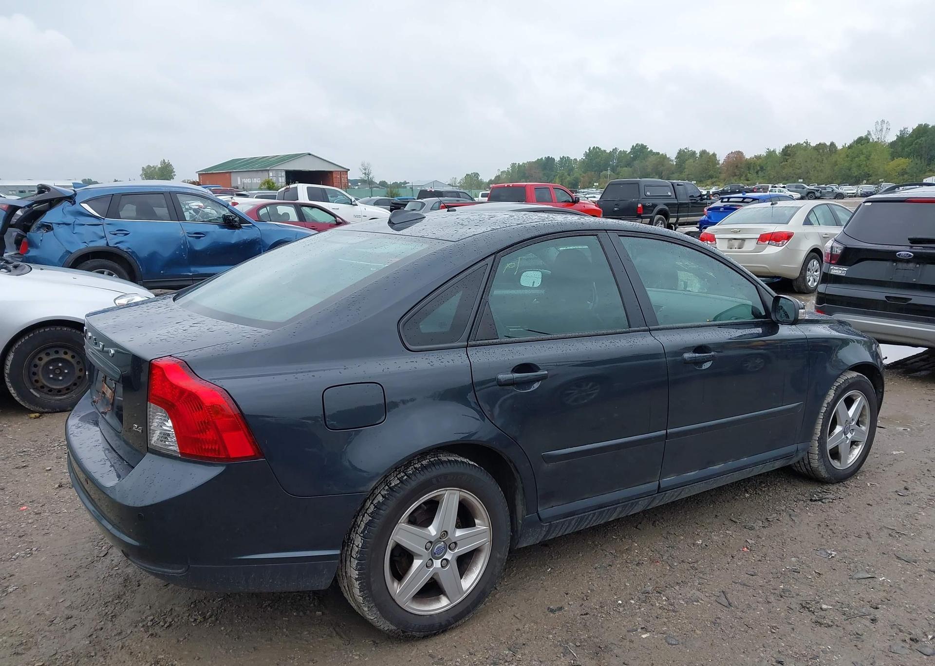 2010 VOLVO S40 2.4I