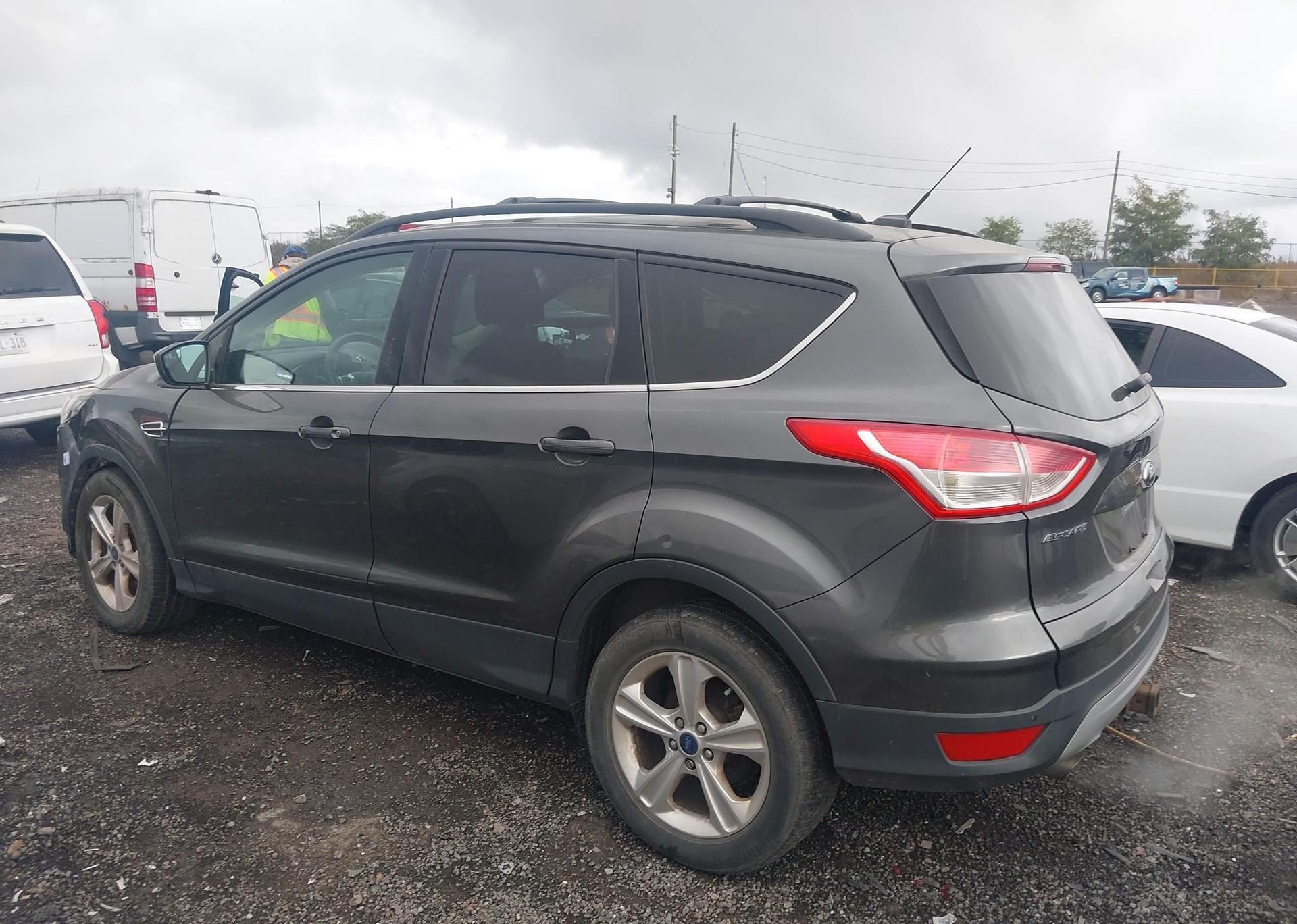 2015 FORD ESCAPE SE