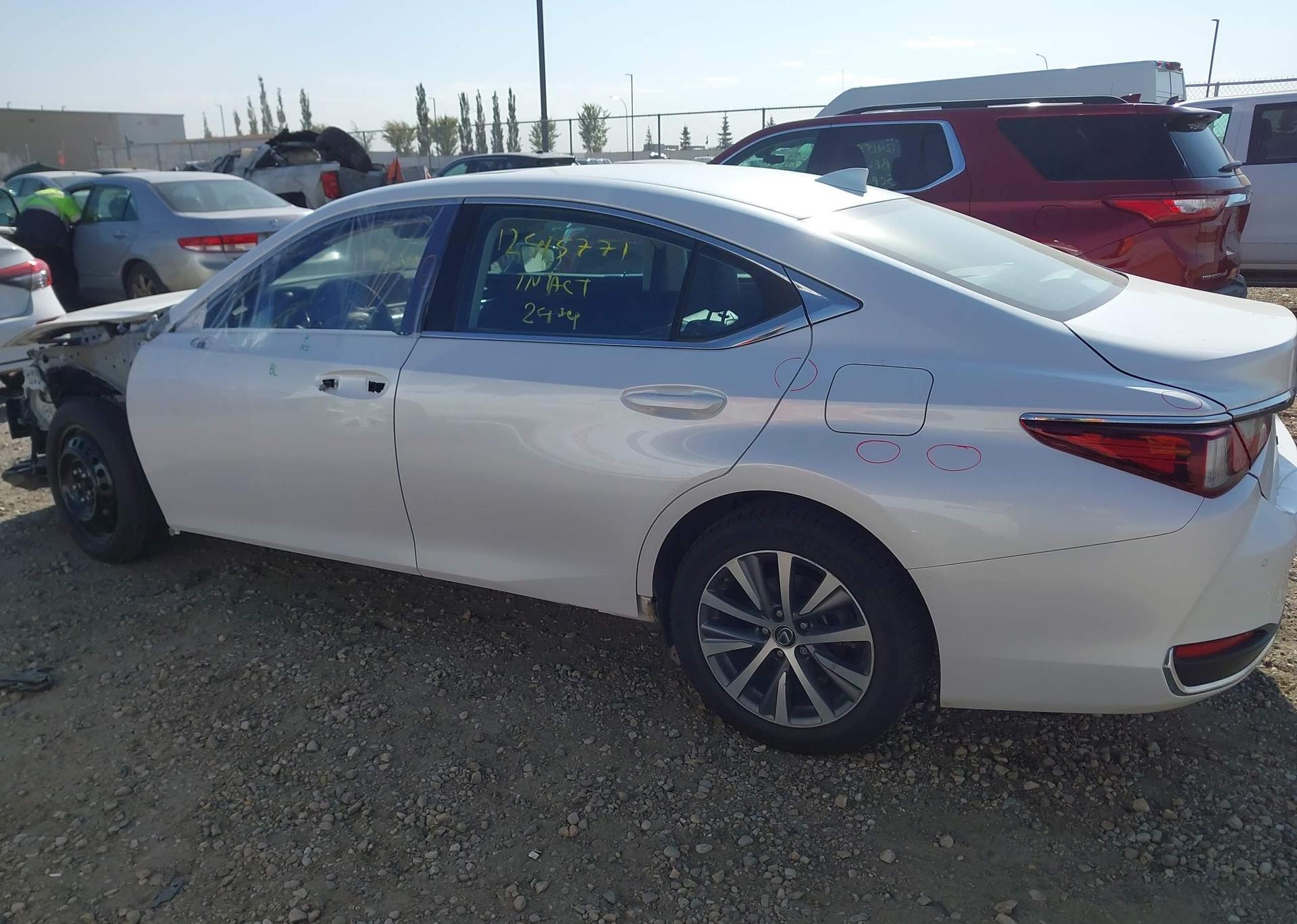 2021 LEXUS ES 250