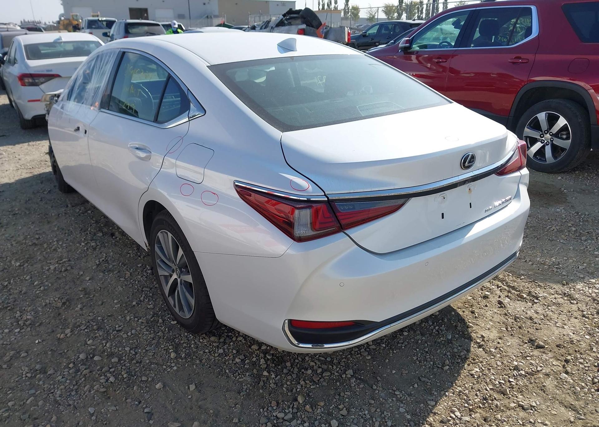 2021 LEXUS ES 250