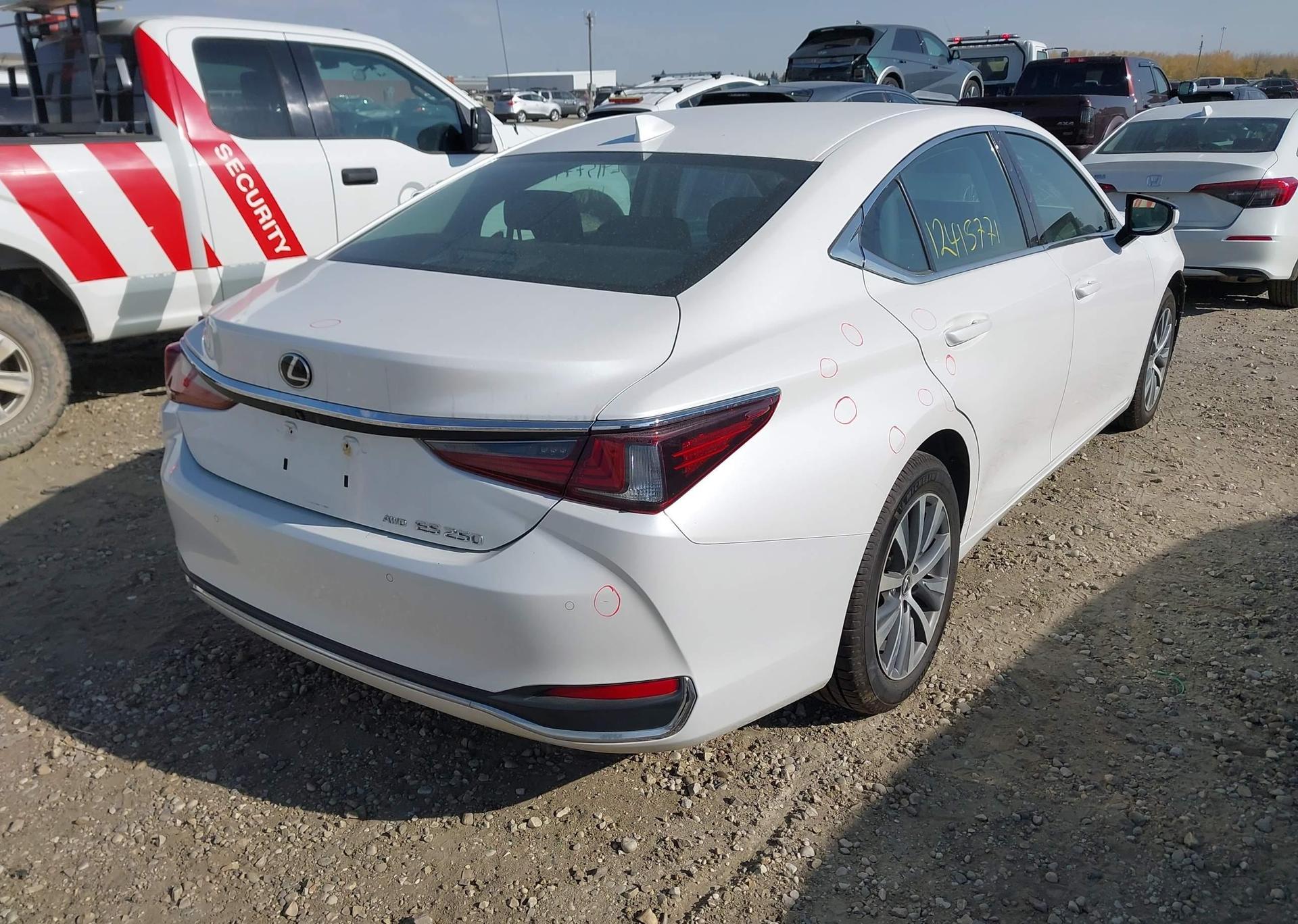 2021 LEXUS ES 250
