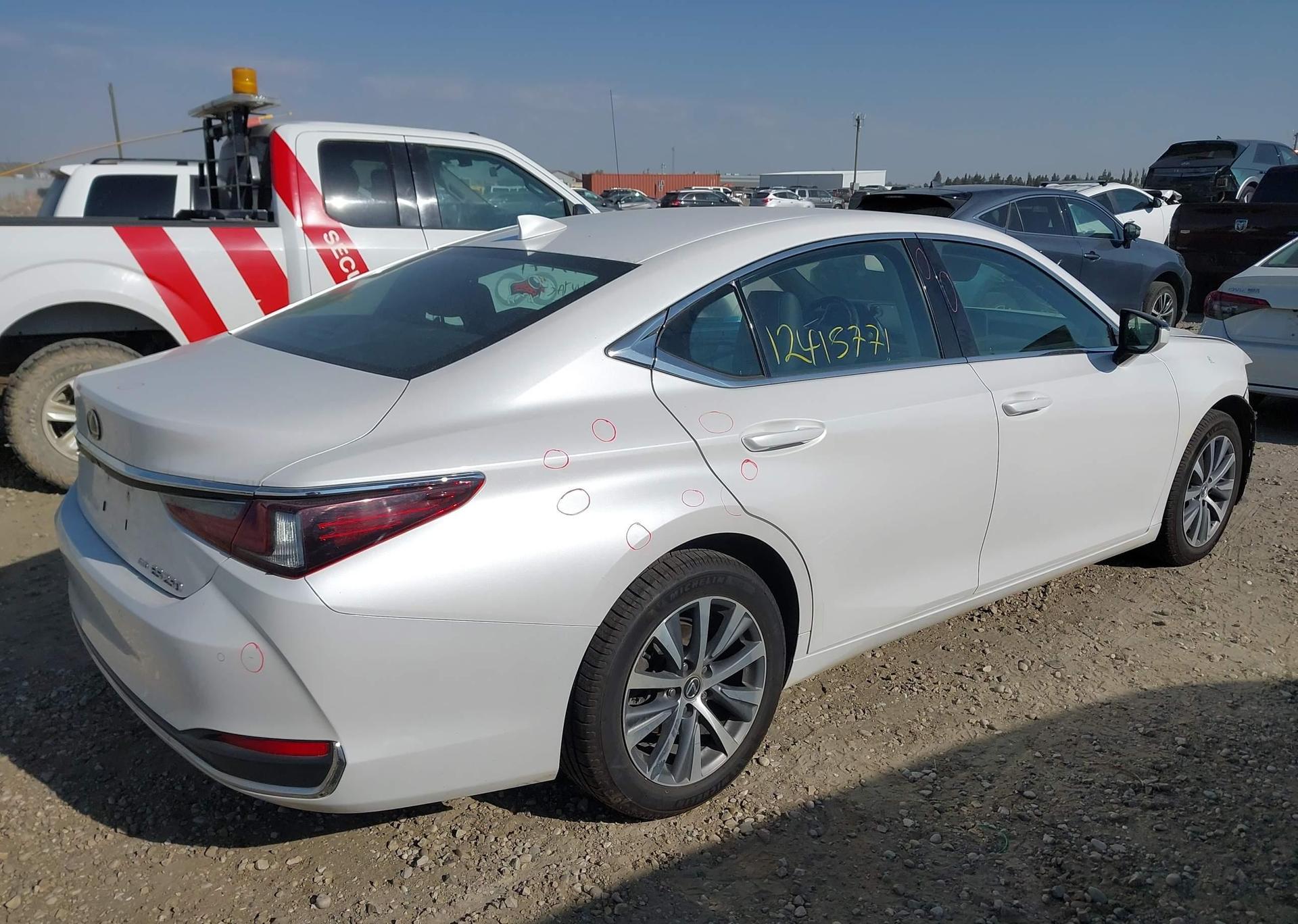 2021 LEXUS ES 250