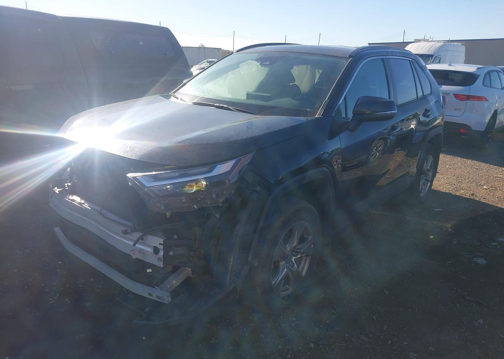 2023 TOYOTA RAV4 HYBRID XLE