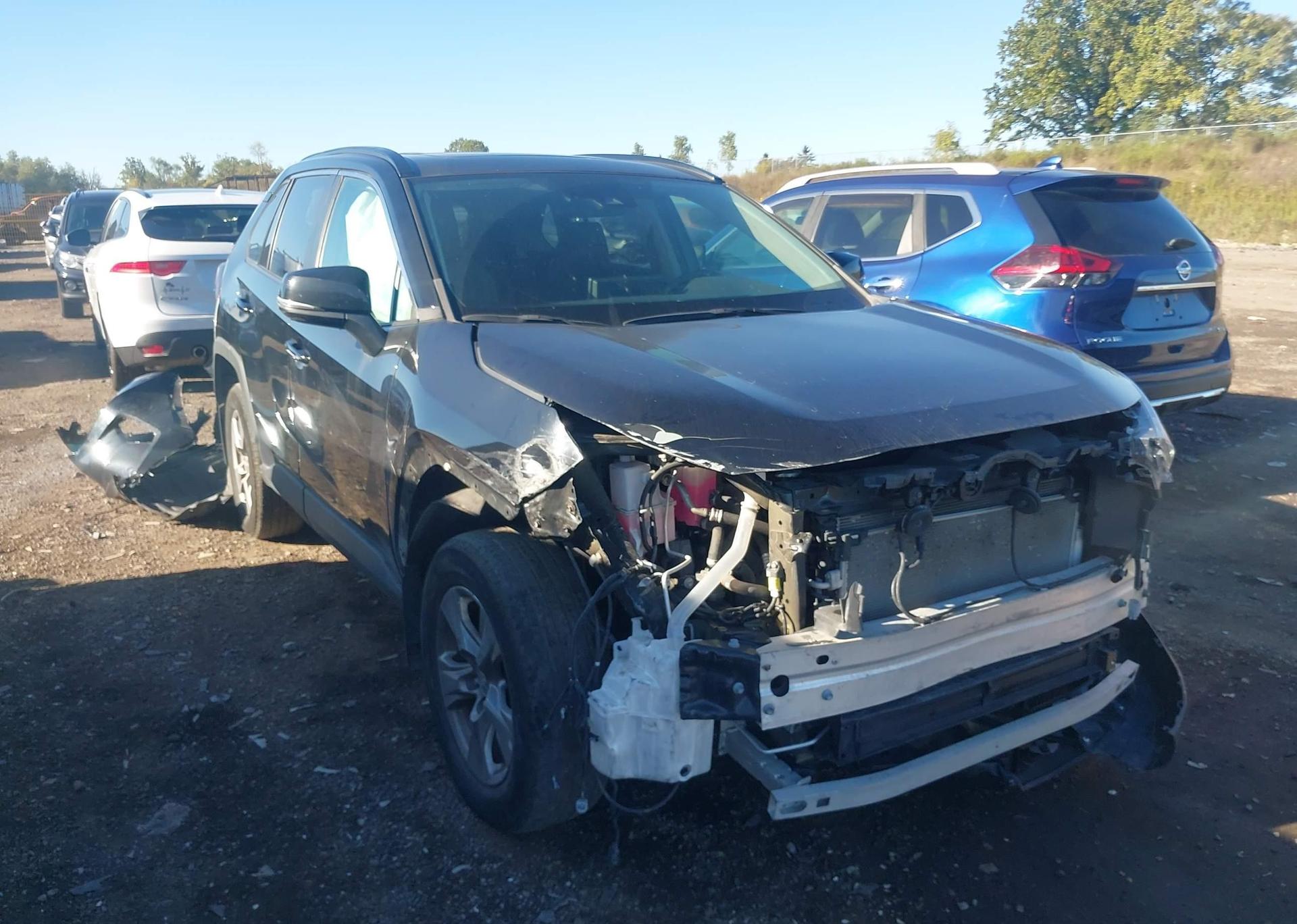2023 TOYOTA RAV4 HYBRID XLE