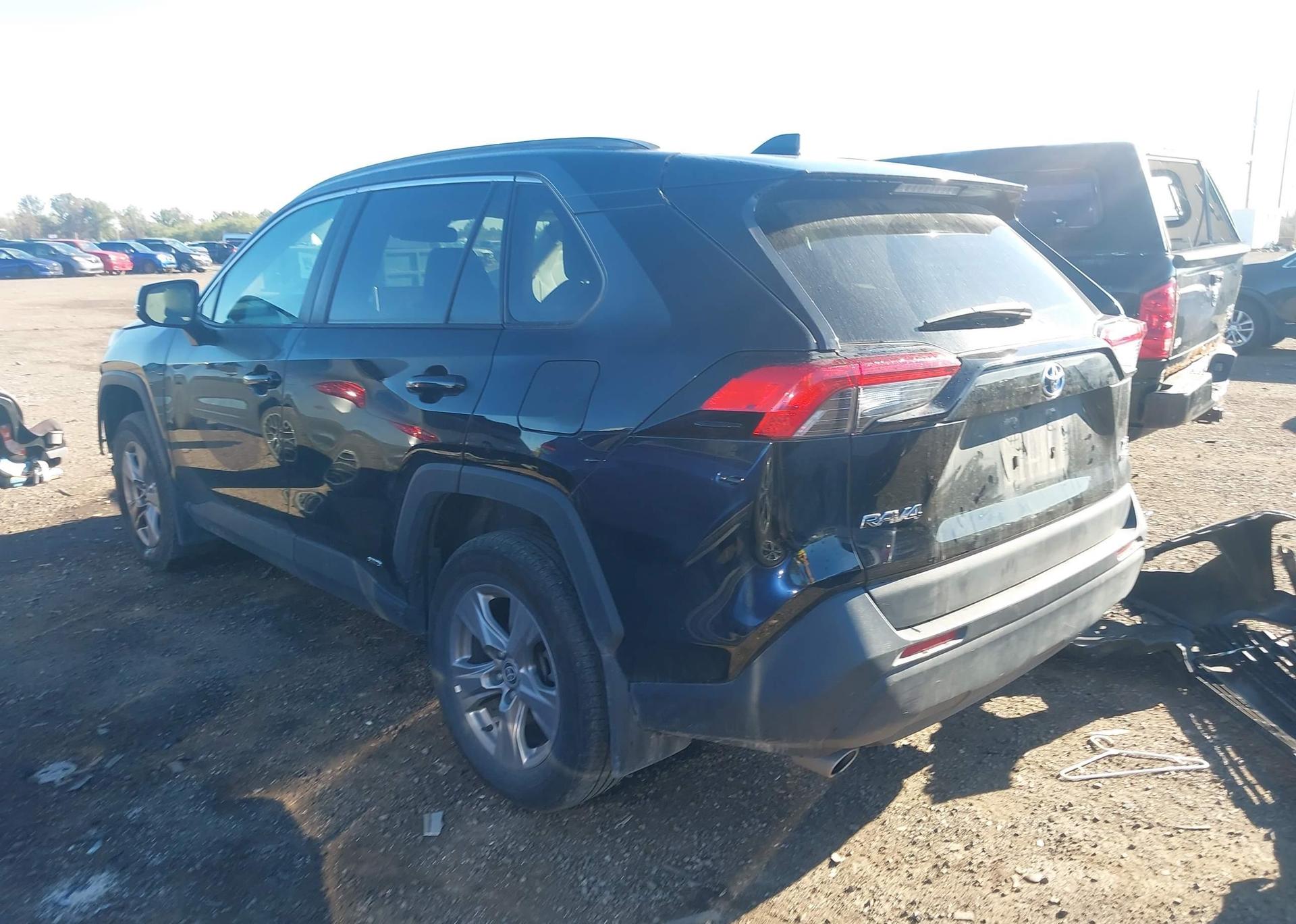 2023 TOYOTA RAV4 HYBRID XLE