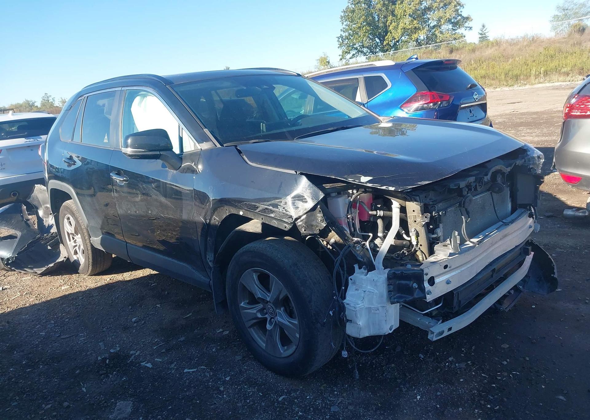 2023 TOYOTA RAV4 HYBRID XLE
