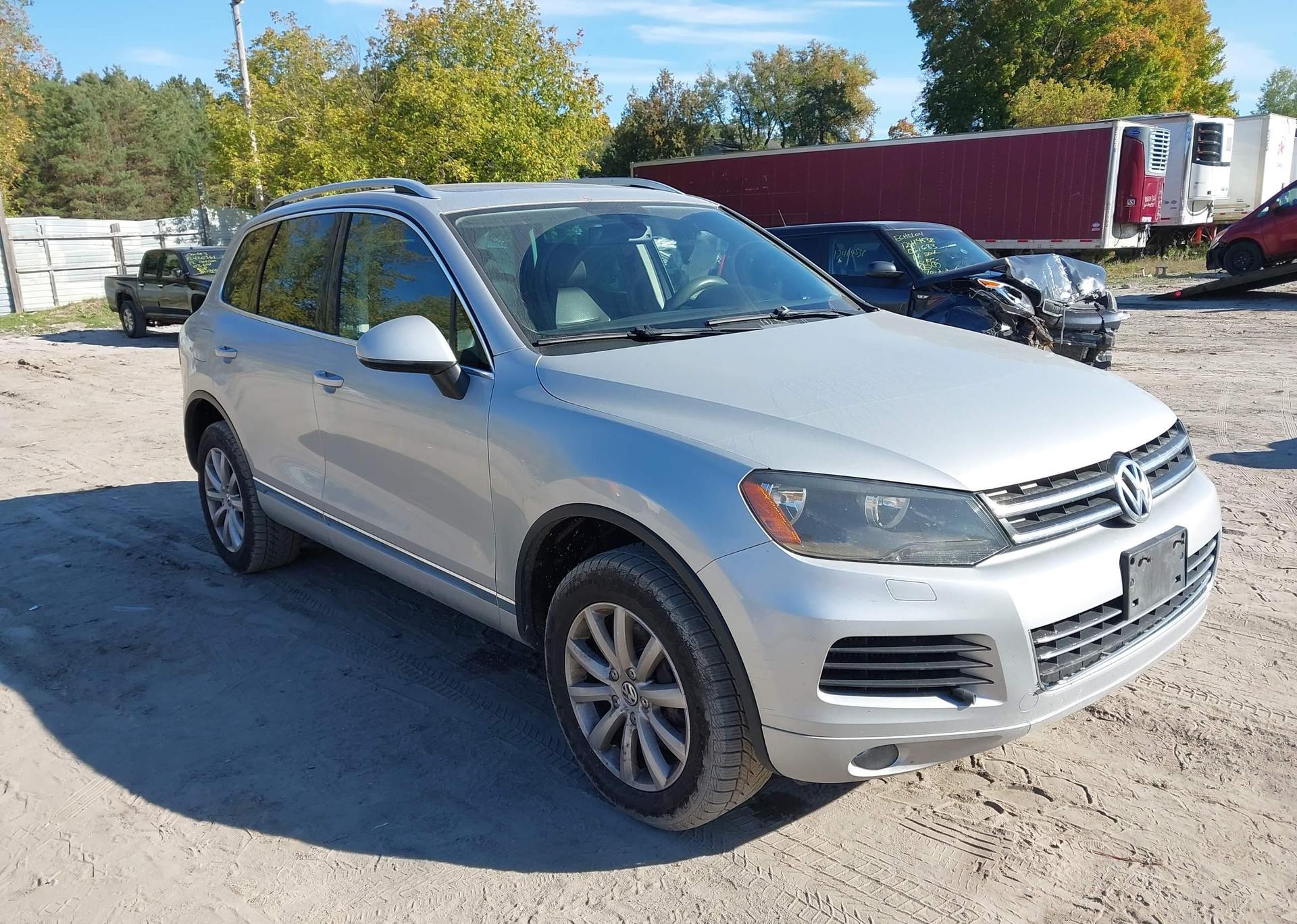 2013 VOLKSWAGEN TOUAREG