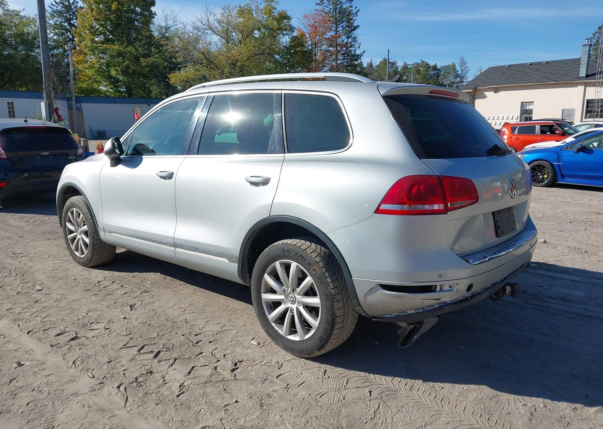 2013 VOLKSWAGEN TOUAREG