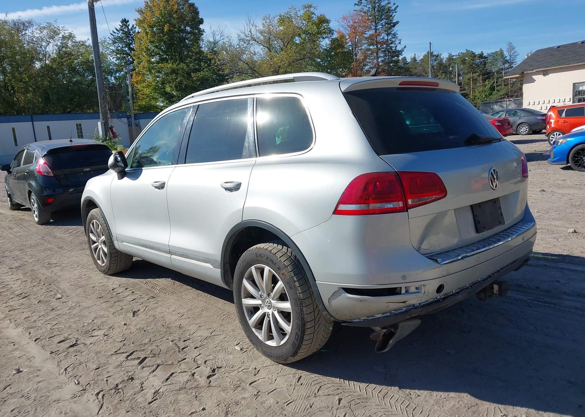2013 VOLKSWAGEN TOUAREG
