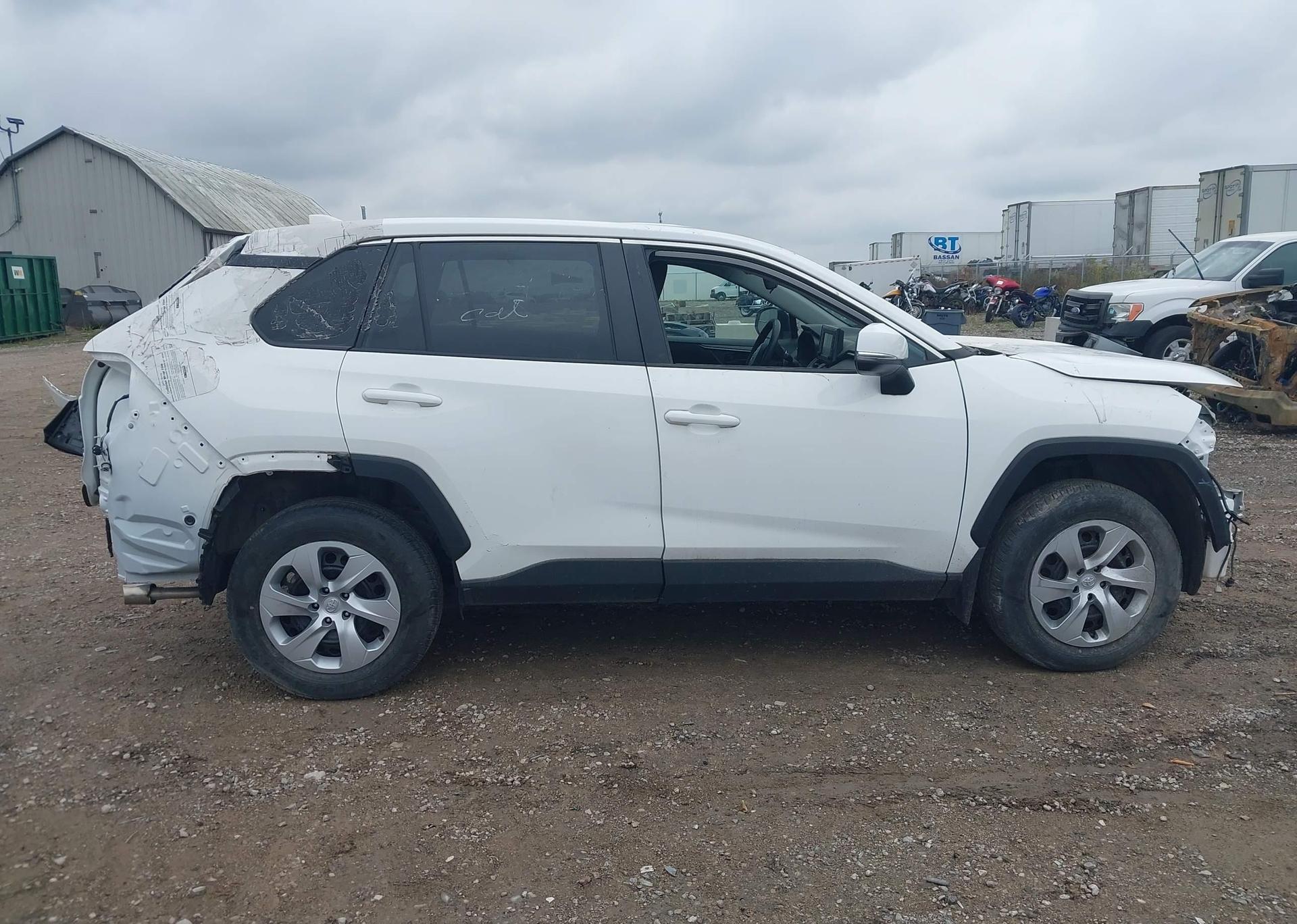 2022 TOYOTA RAV4 LE