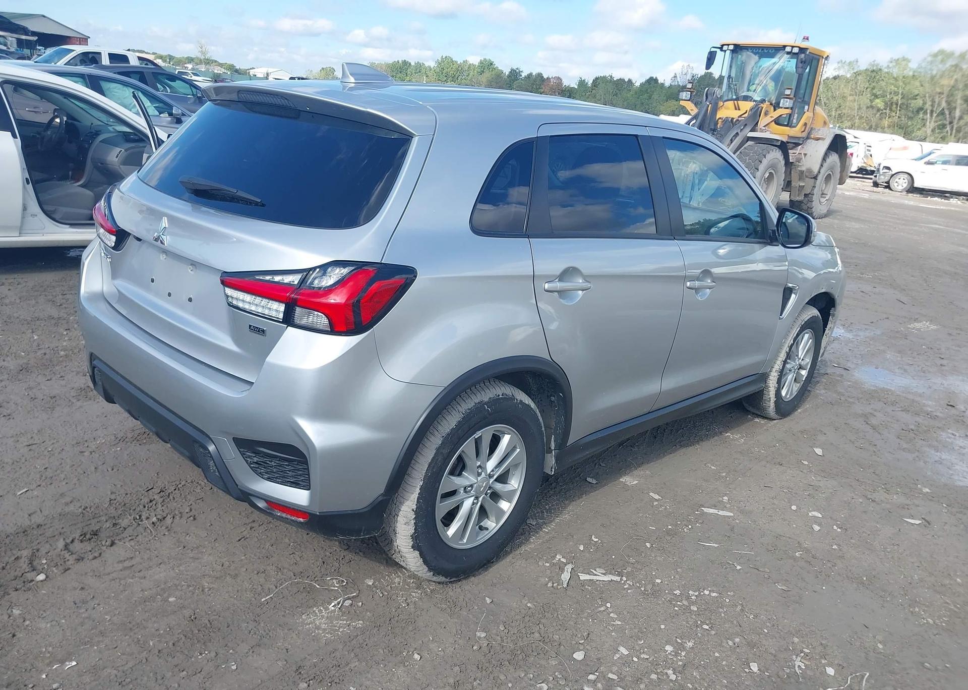 2024 MITSUBISHI RVR SE