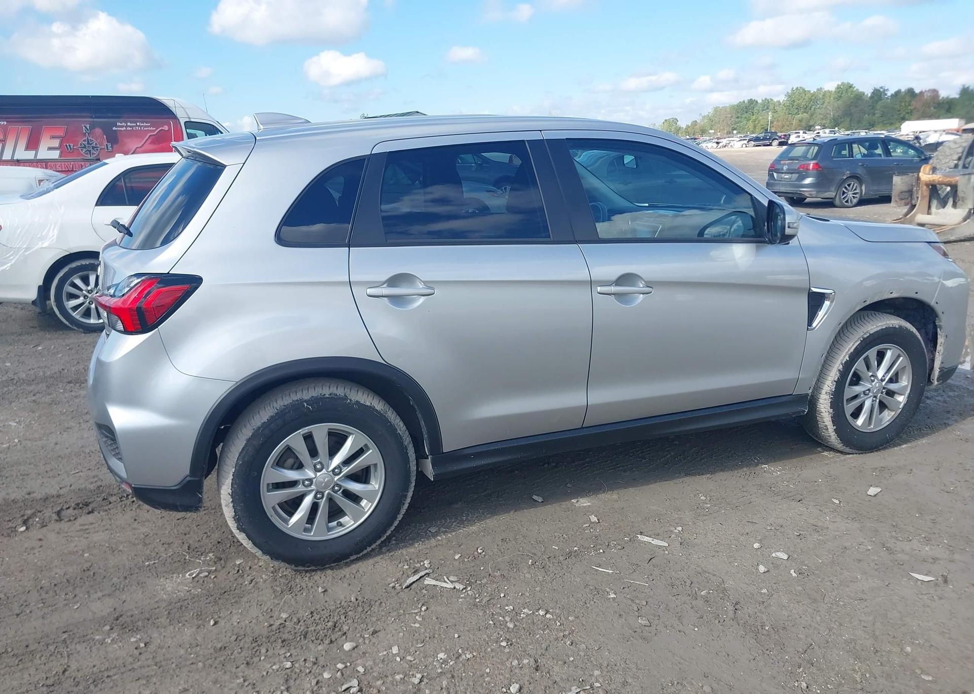 2024 MITSUBISHI RVR SE
