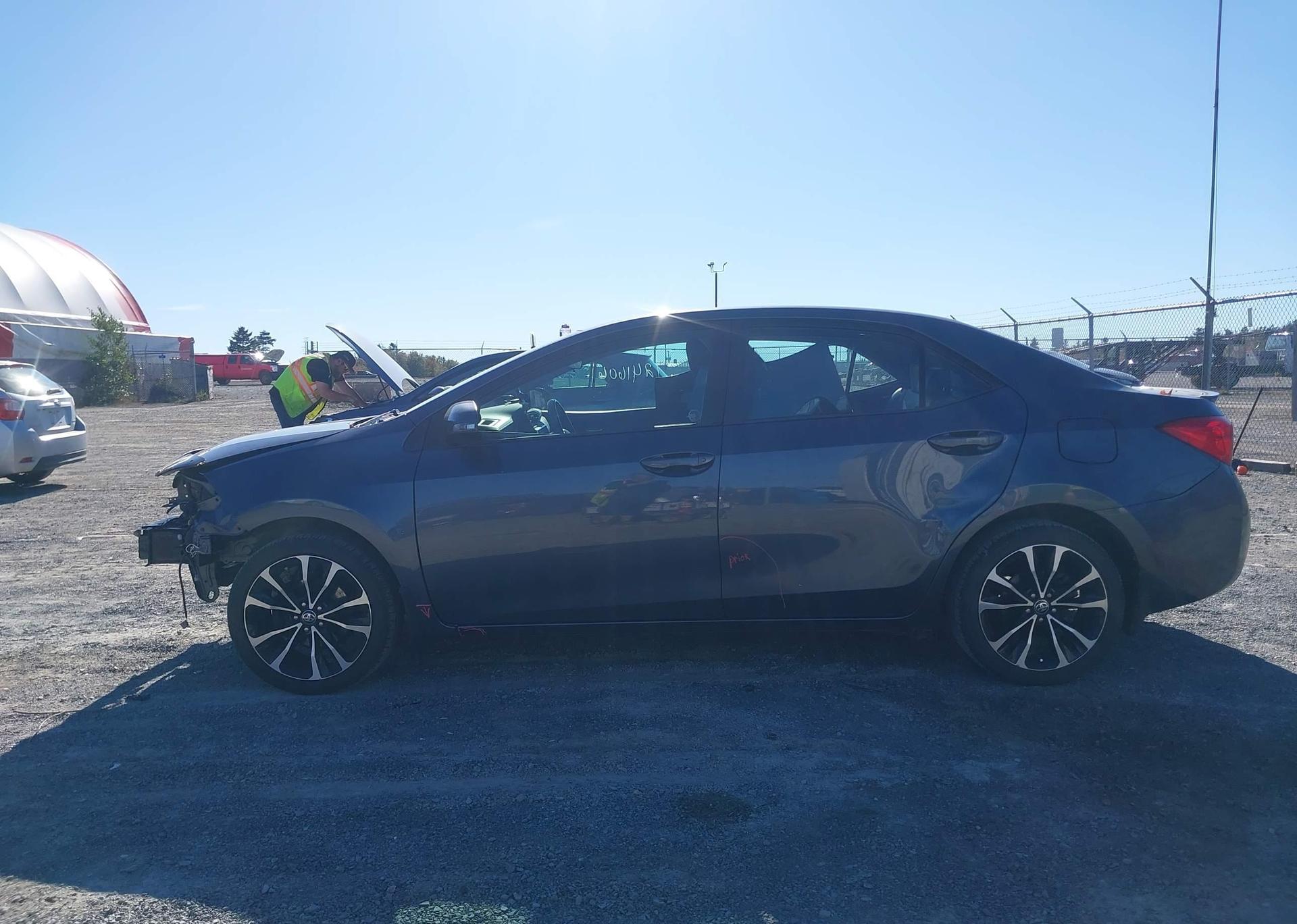 2017 TOYOTA COROLLA SE