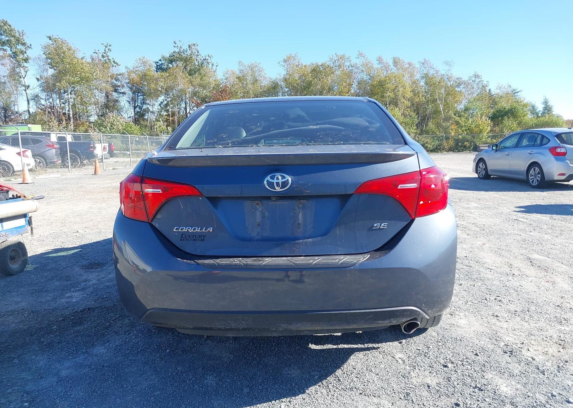 2017 TOYOTA COROLLA SE