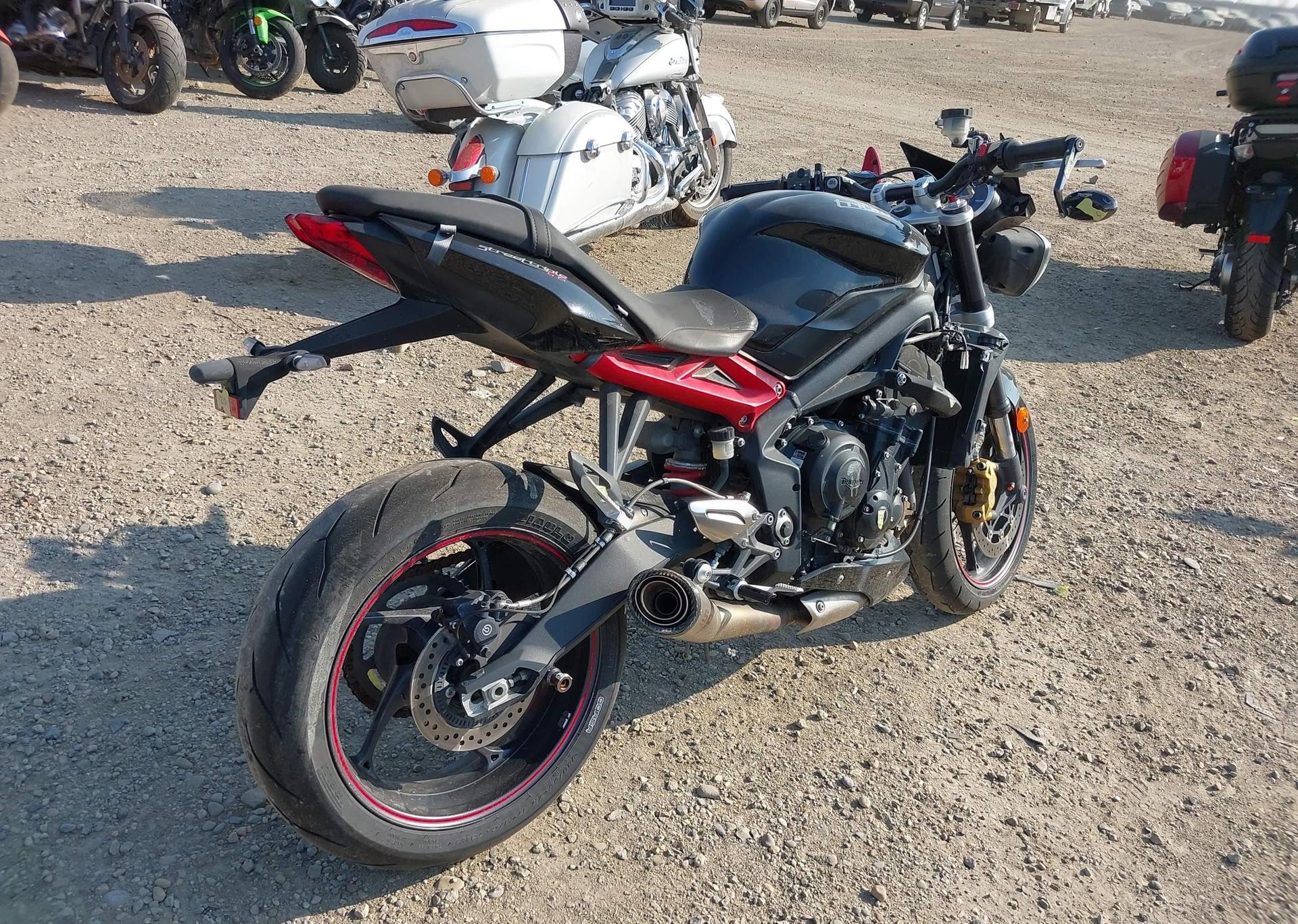 2013 TRIUMPH MOTORCYCLE STREET TRIPLE R