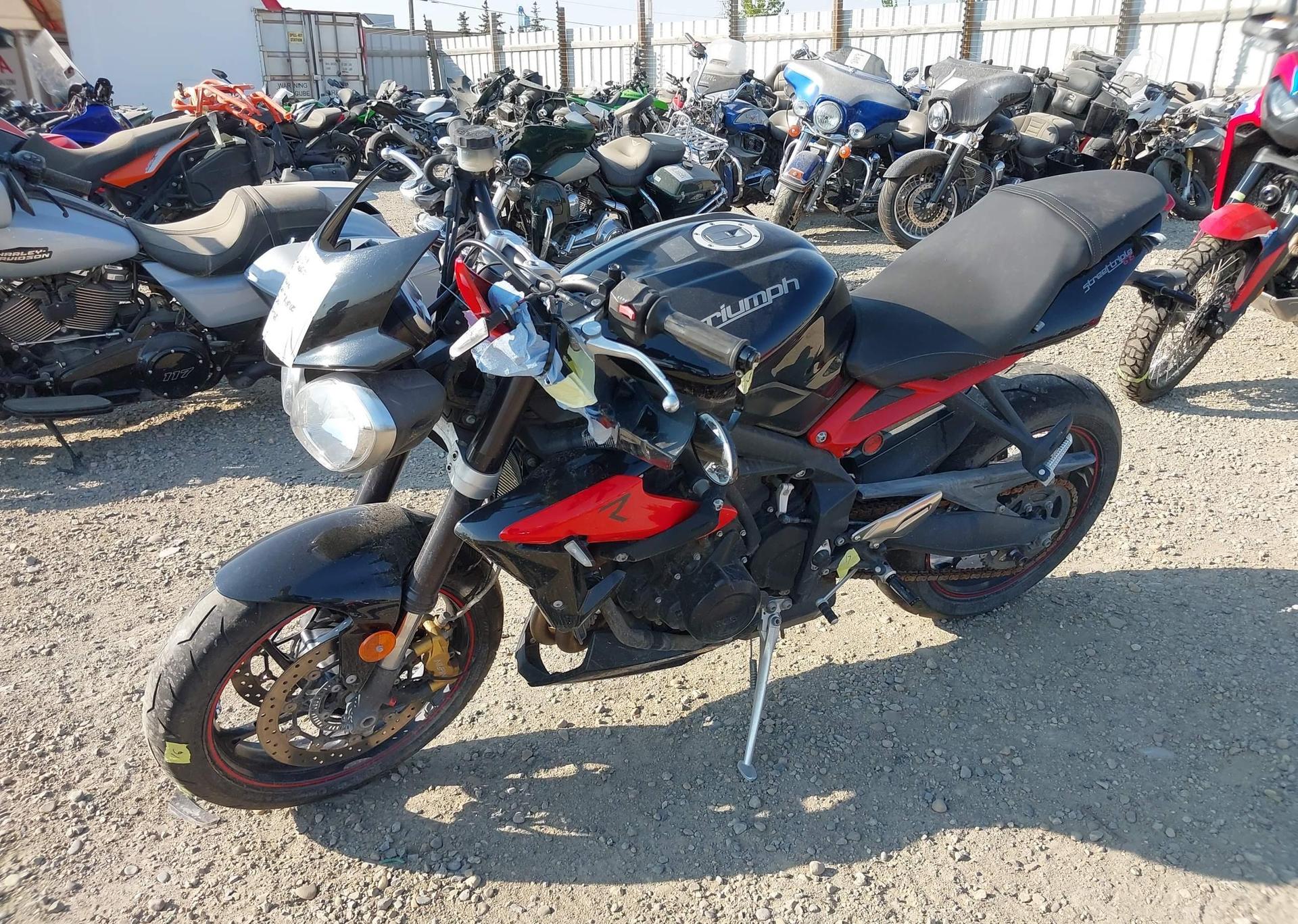 2013 TRIUMPH MOTORCYCLE STREET TRIPLE R