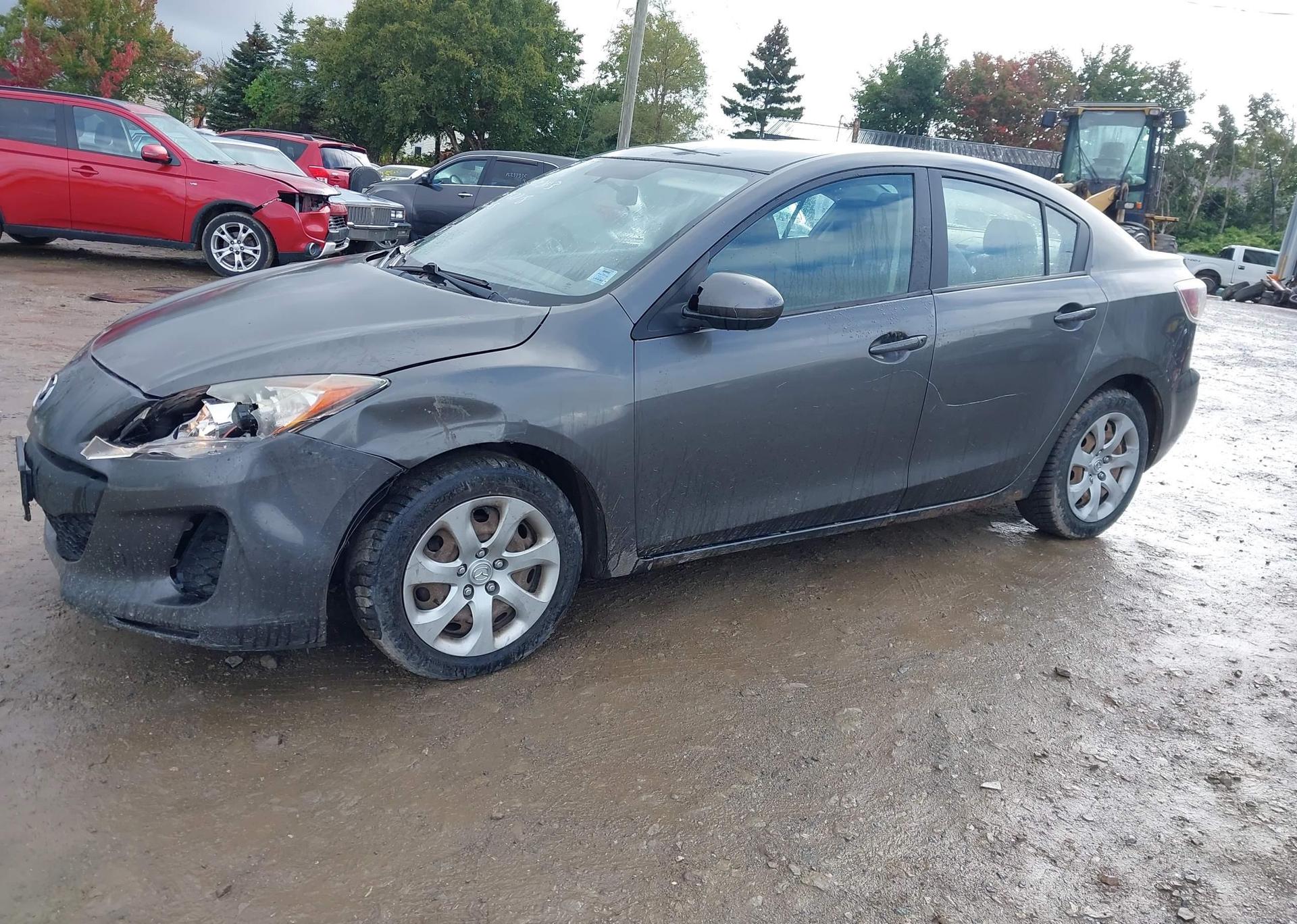 2013 MAZDA 3 I