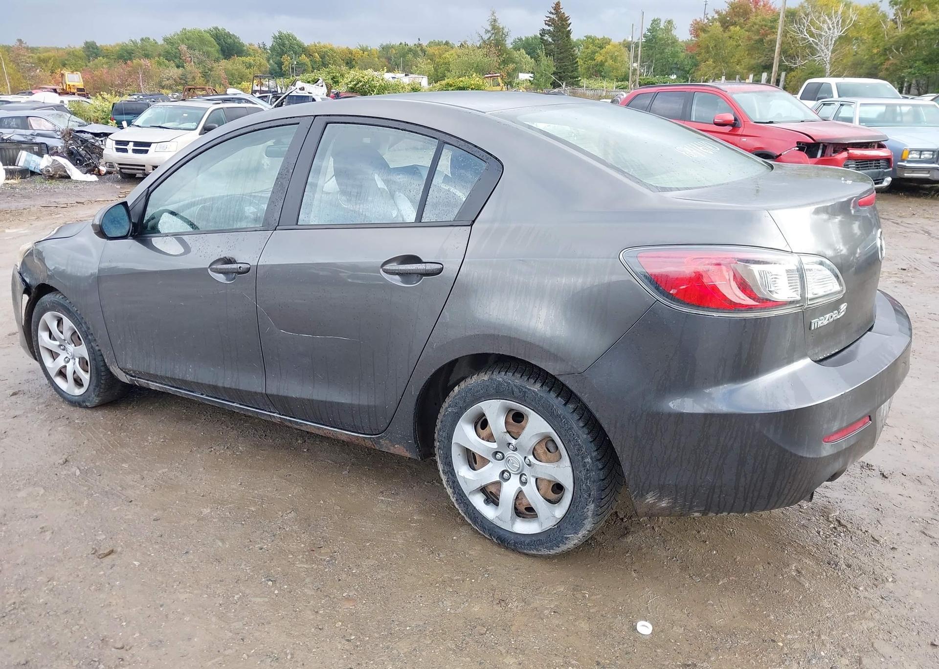 2013 MAZDA 3 I
