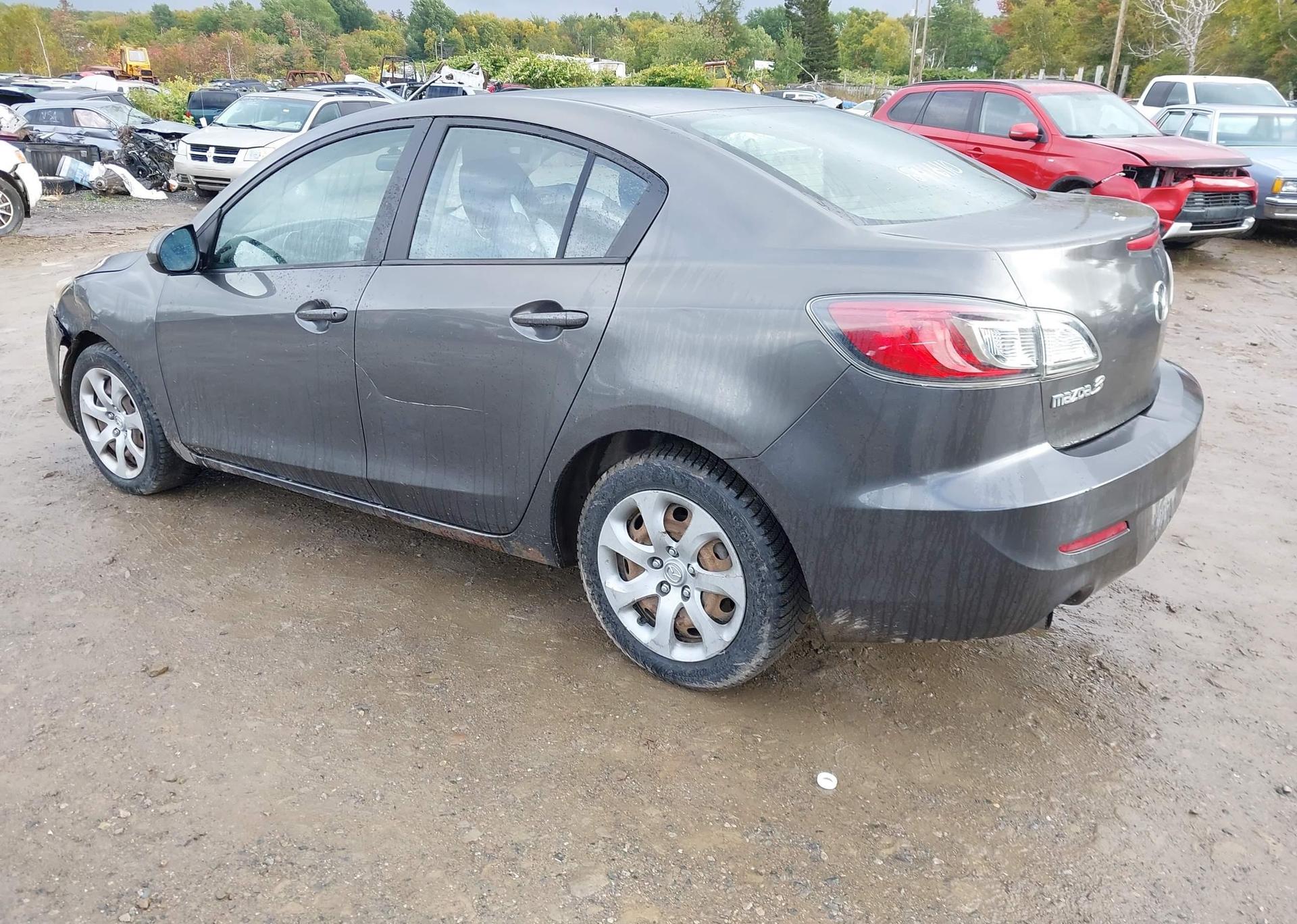 2013 MAZDA 3 I