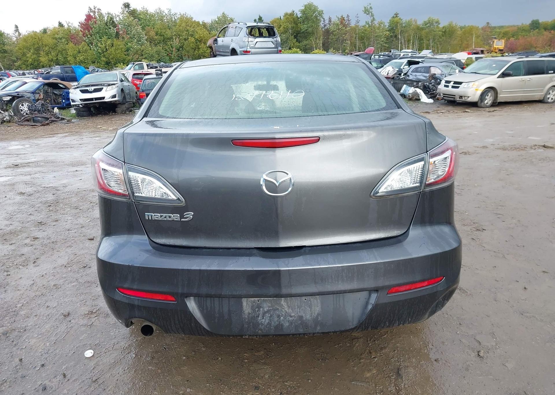2013 MAZDA 3 I