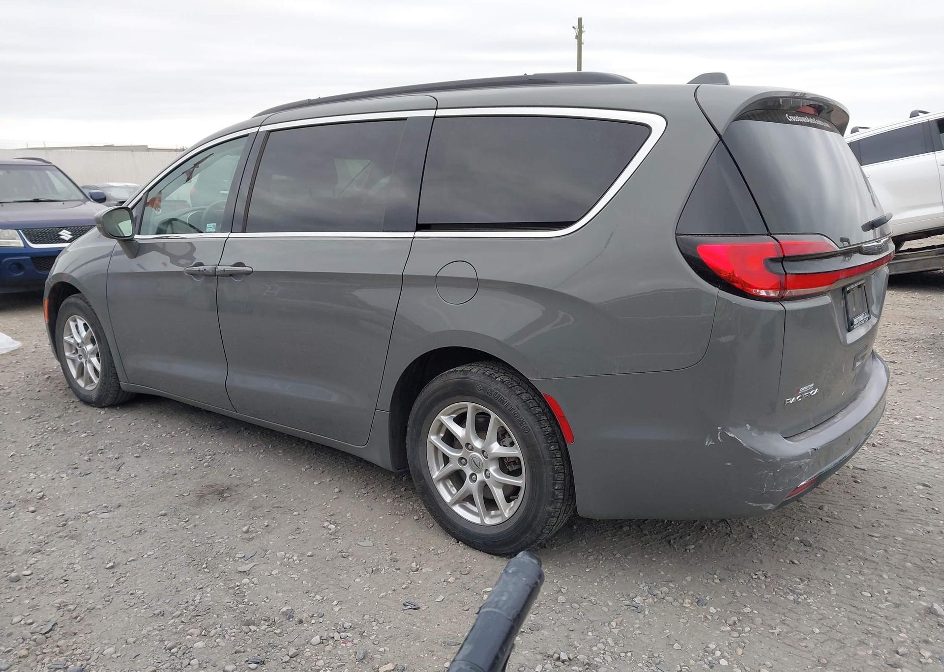 2022 CHRYSLER PACIFICA TOURING-L