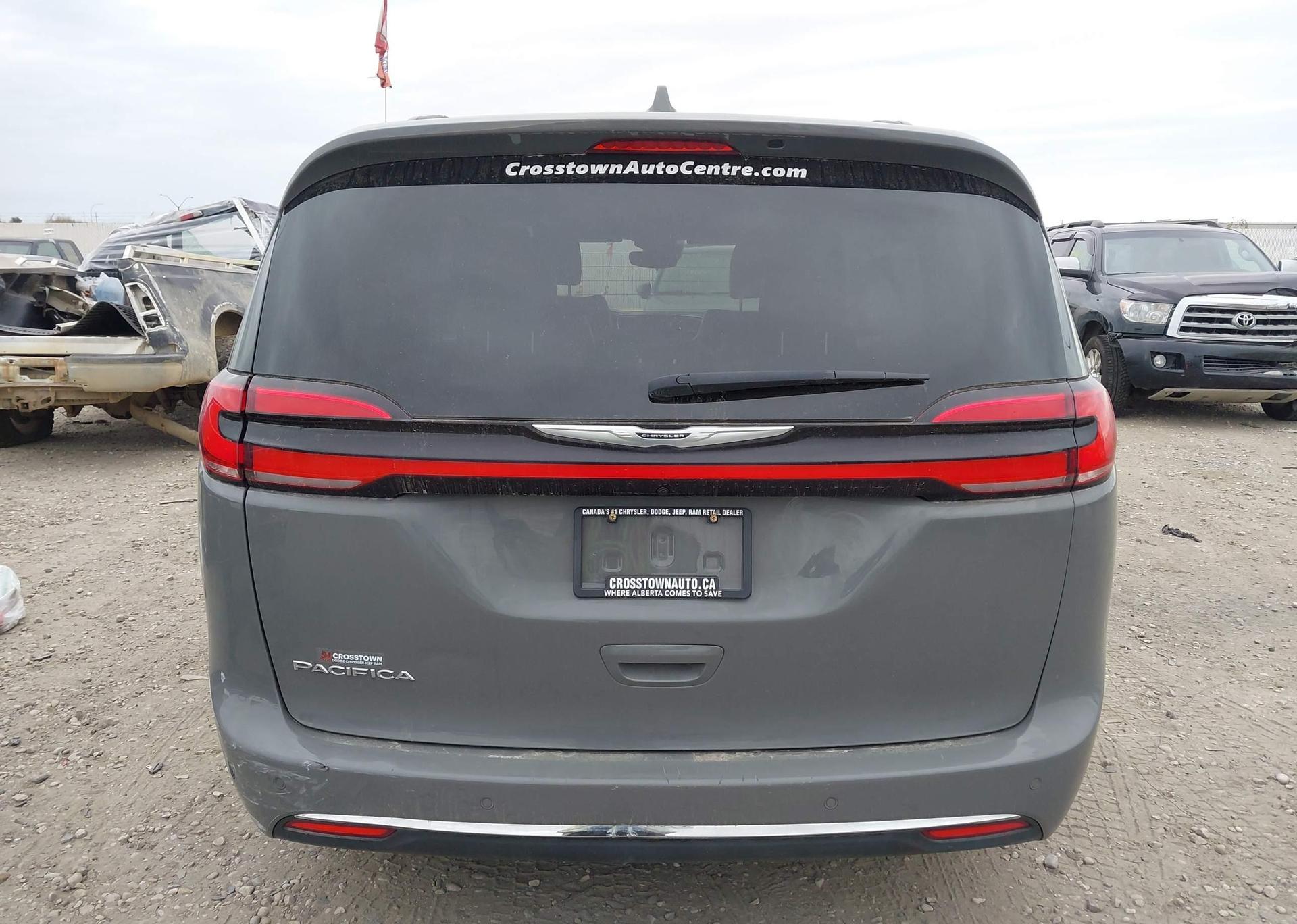 2022 CHRYSLER PACIFICA TOURING-L