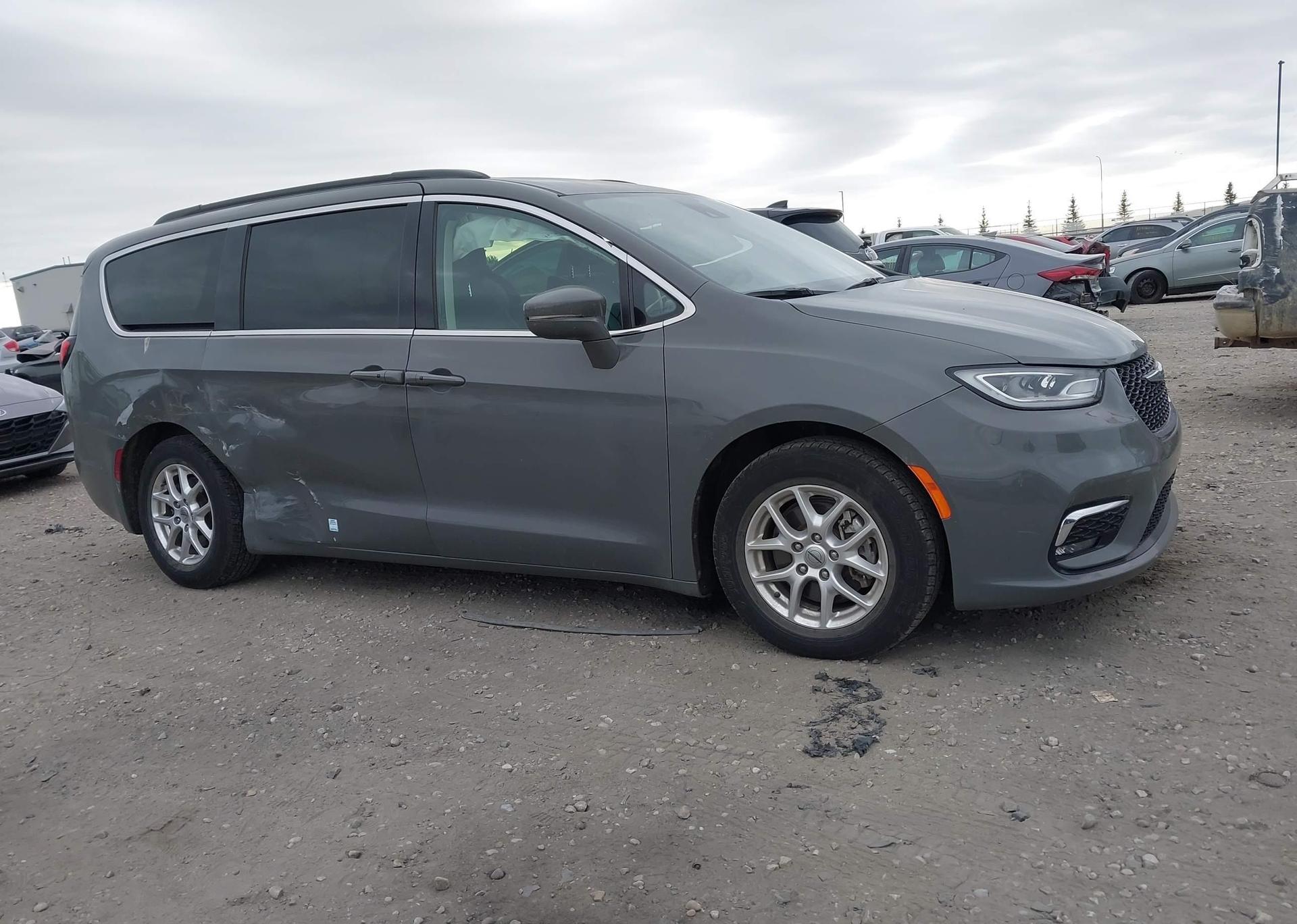 2022 CHRYSLER PACIFICA TOURING-L
