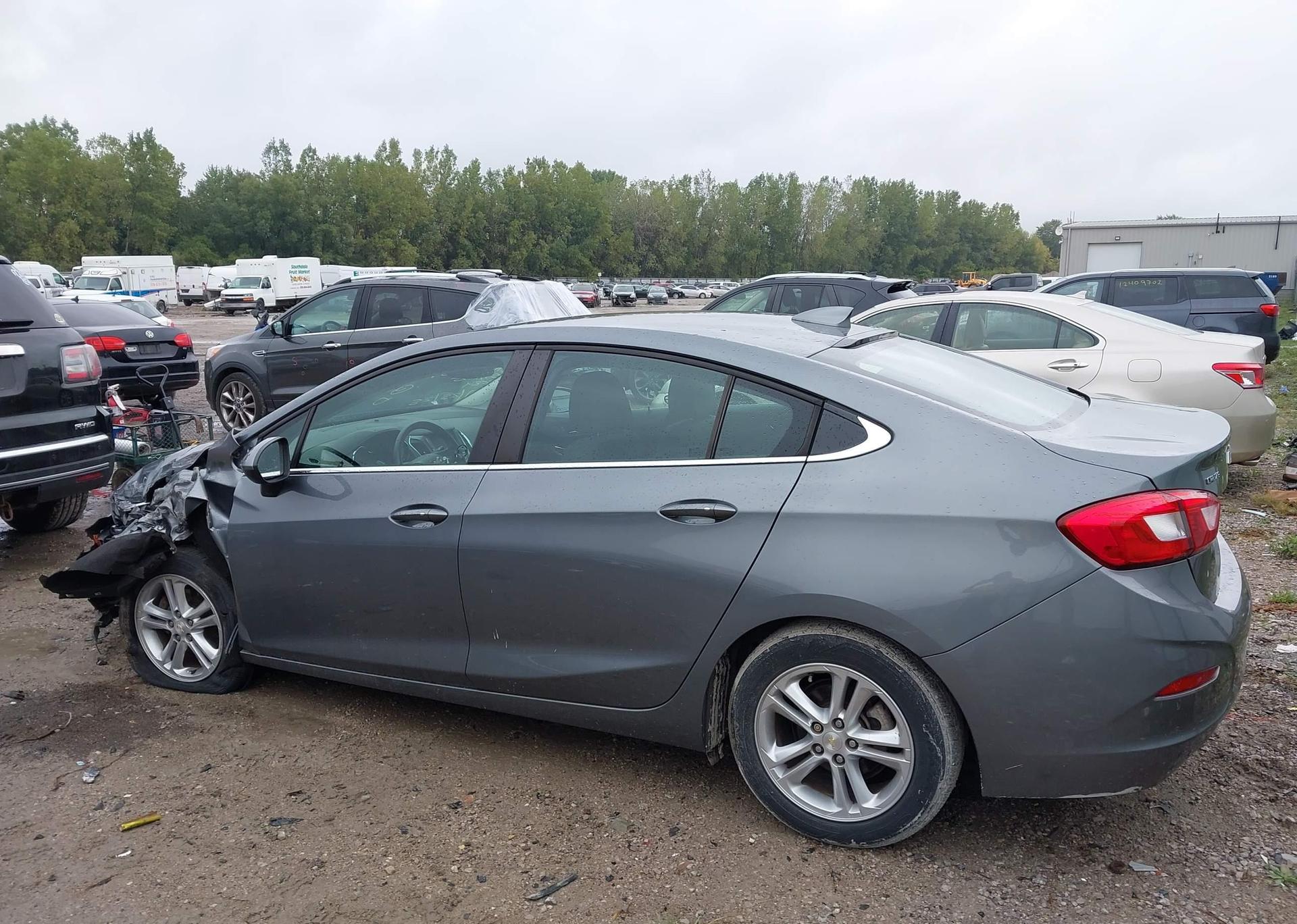 2018 CHEVROLET CRUZE LT AUTO