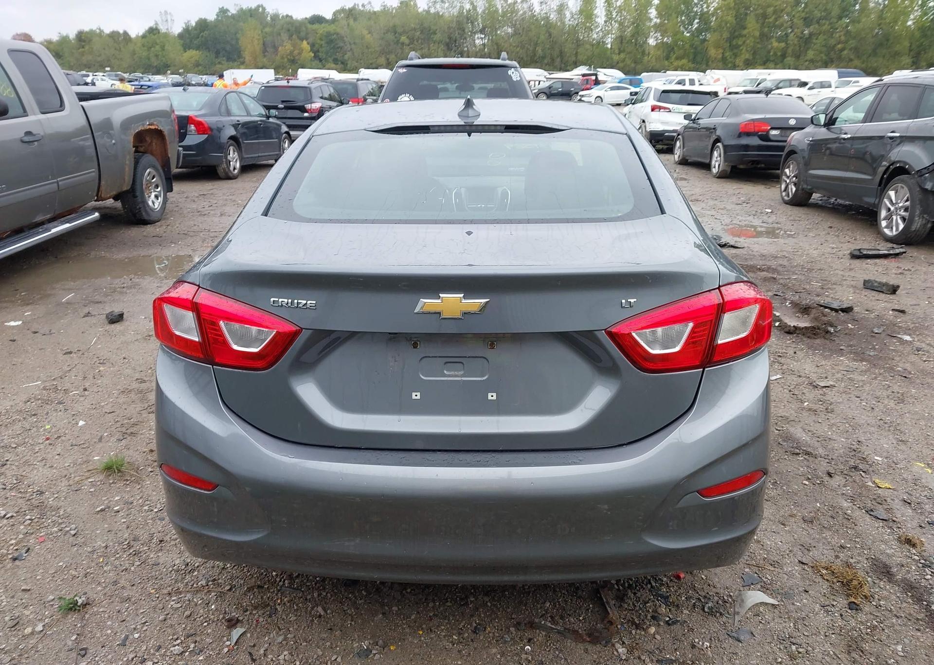 2018 CHEVROLET CRUZE LT AUTO