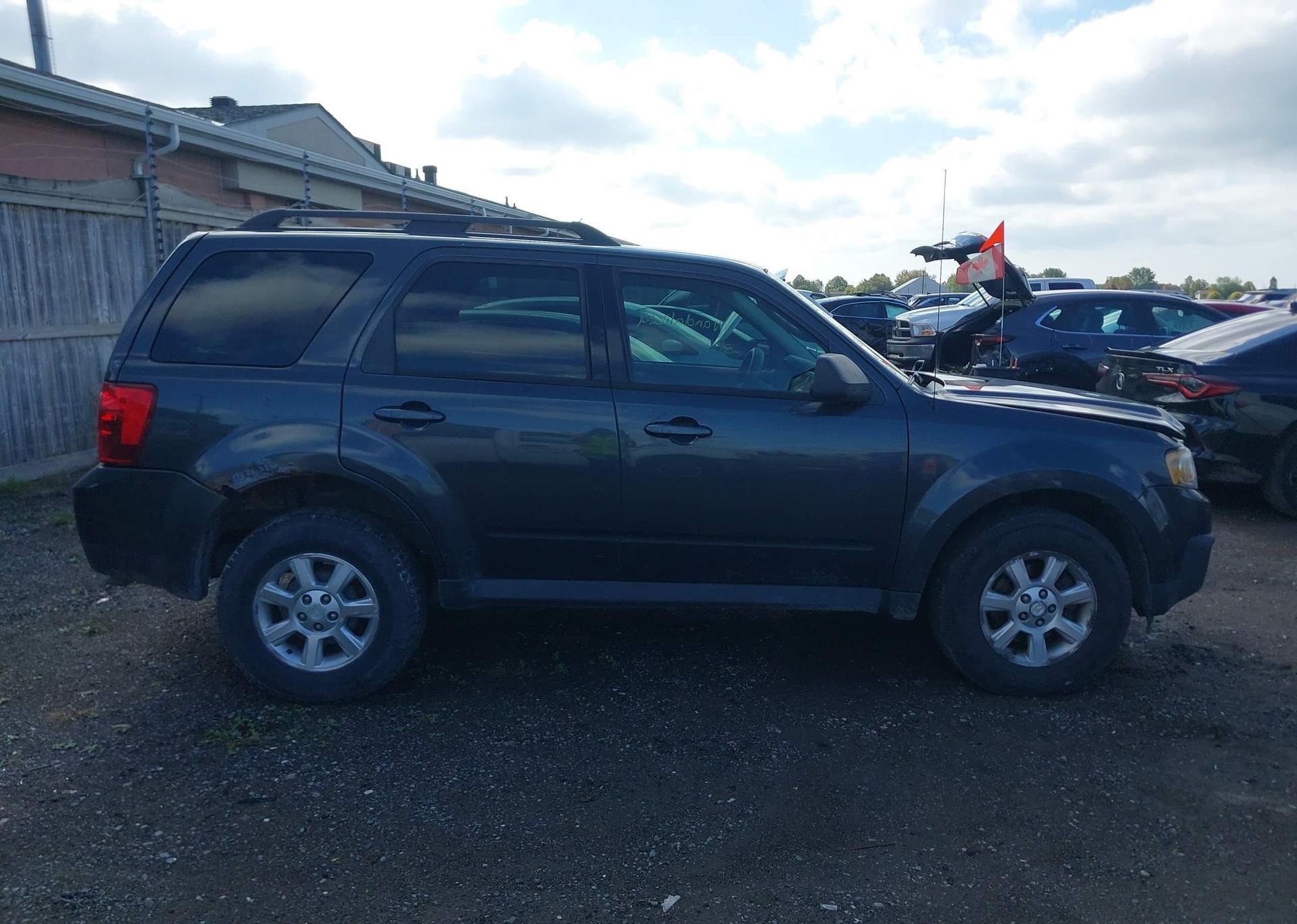 2009 MAZDA TRIBUTE I