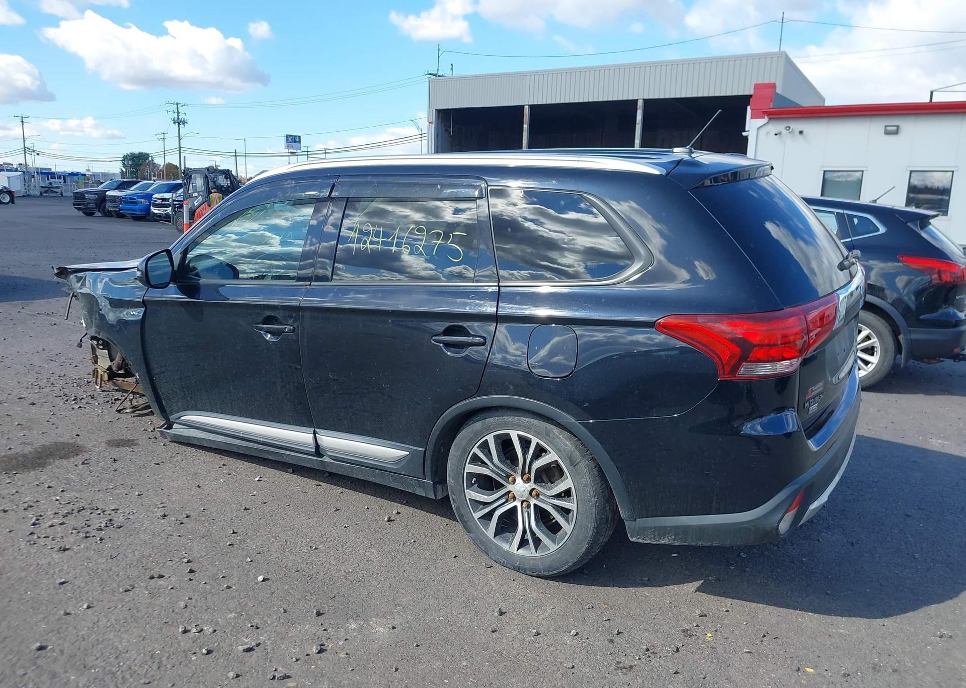 2016 MITSUBISHI OUTLANDER SE