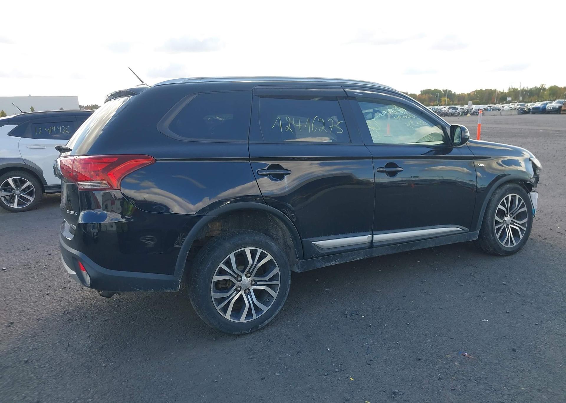 2016 MITSUBISHI OUTLANDER SE